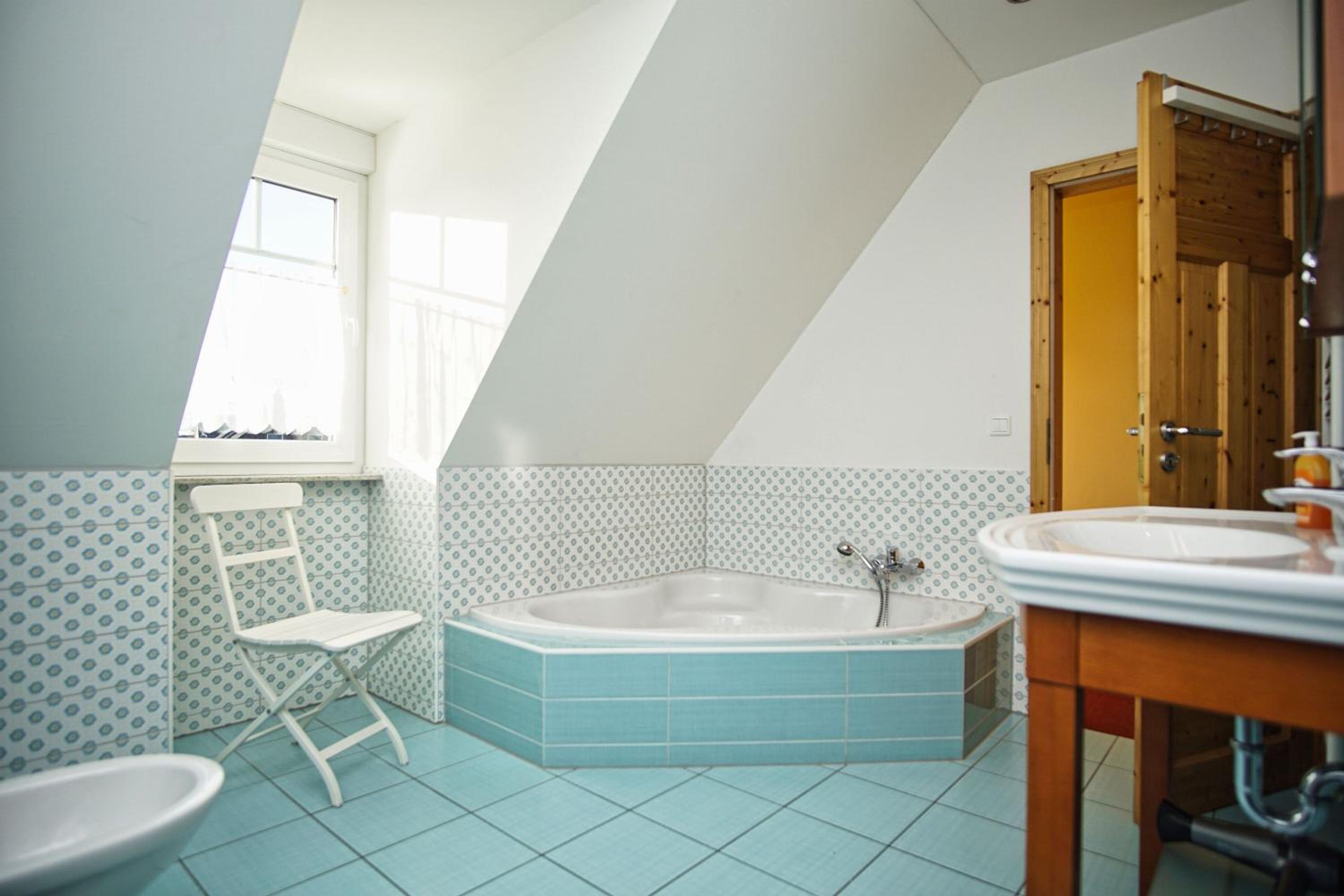 strandnahes Ferienhaus mit überdachter Terrasse und Kamin - Ferienhaus Lobbe