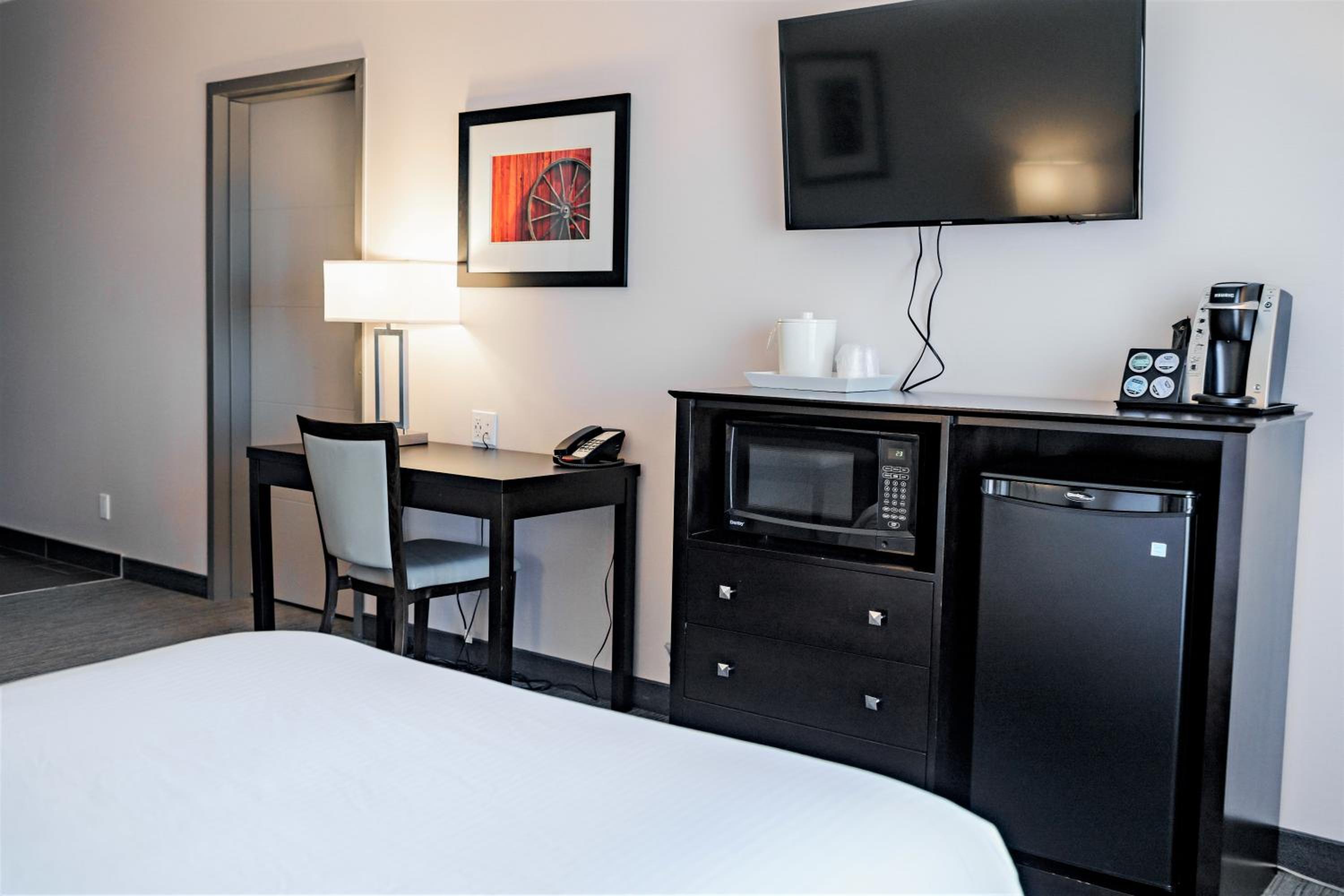 Leduc Vacations - Park Inn by Radisson Edmonton Airport - Property Image 9