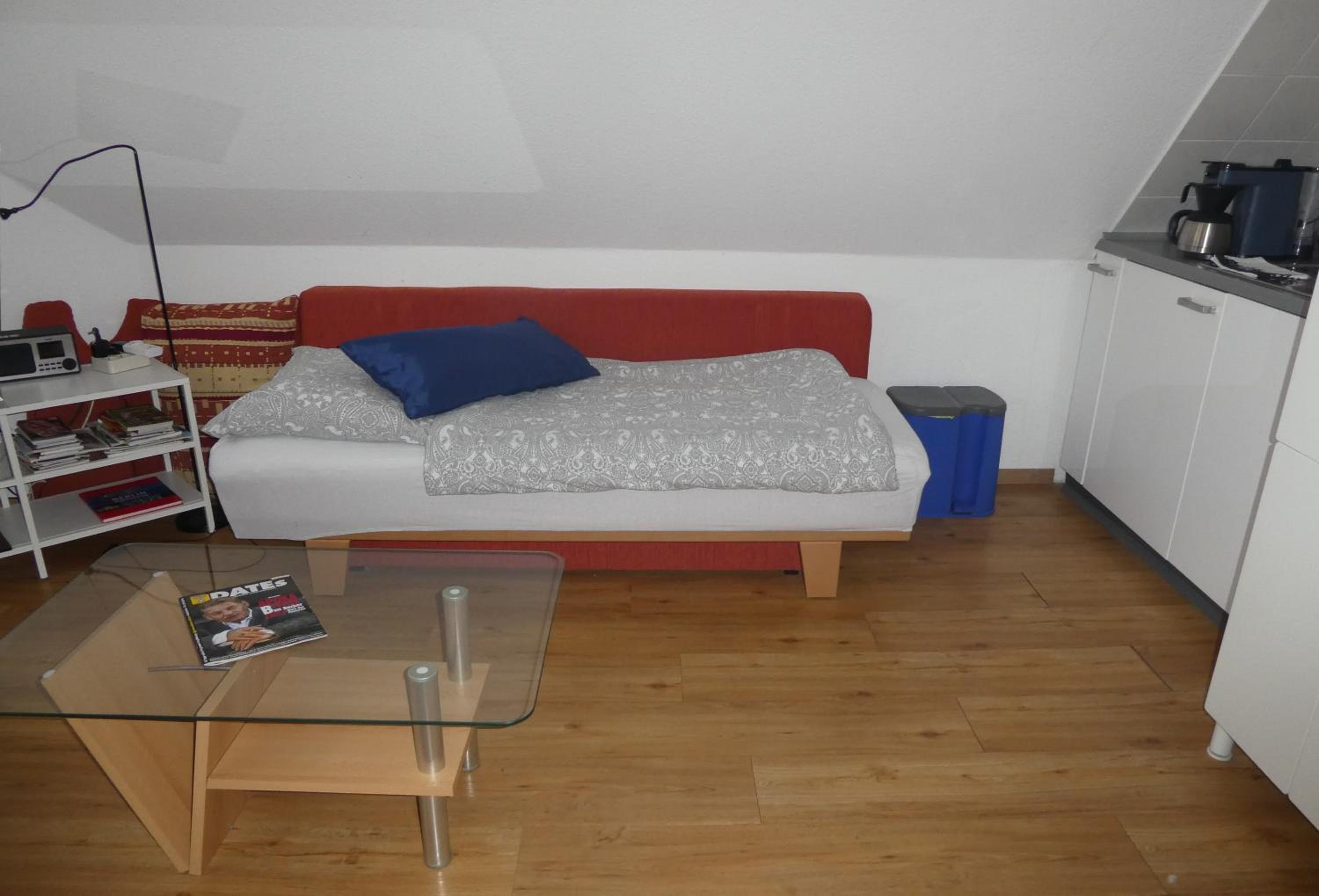 Gäste-und Ferienwohnung Magdeburg Alt-Olvenstedt, zwei Schlafzimmer, Treppenlift, ruhige Lage, Nähe Klinikum und Abfahrten A 2 und A 14 view 5