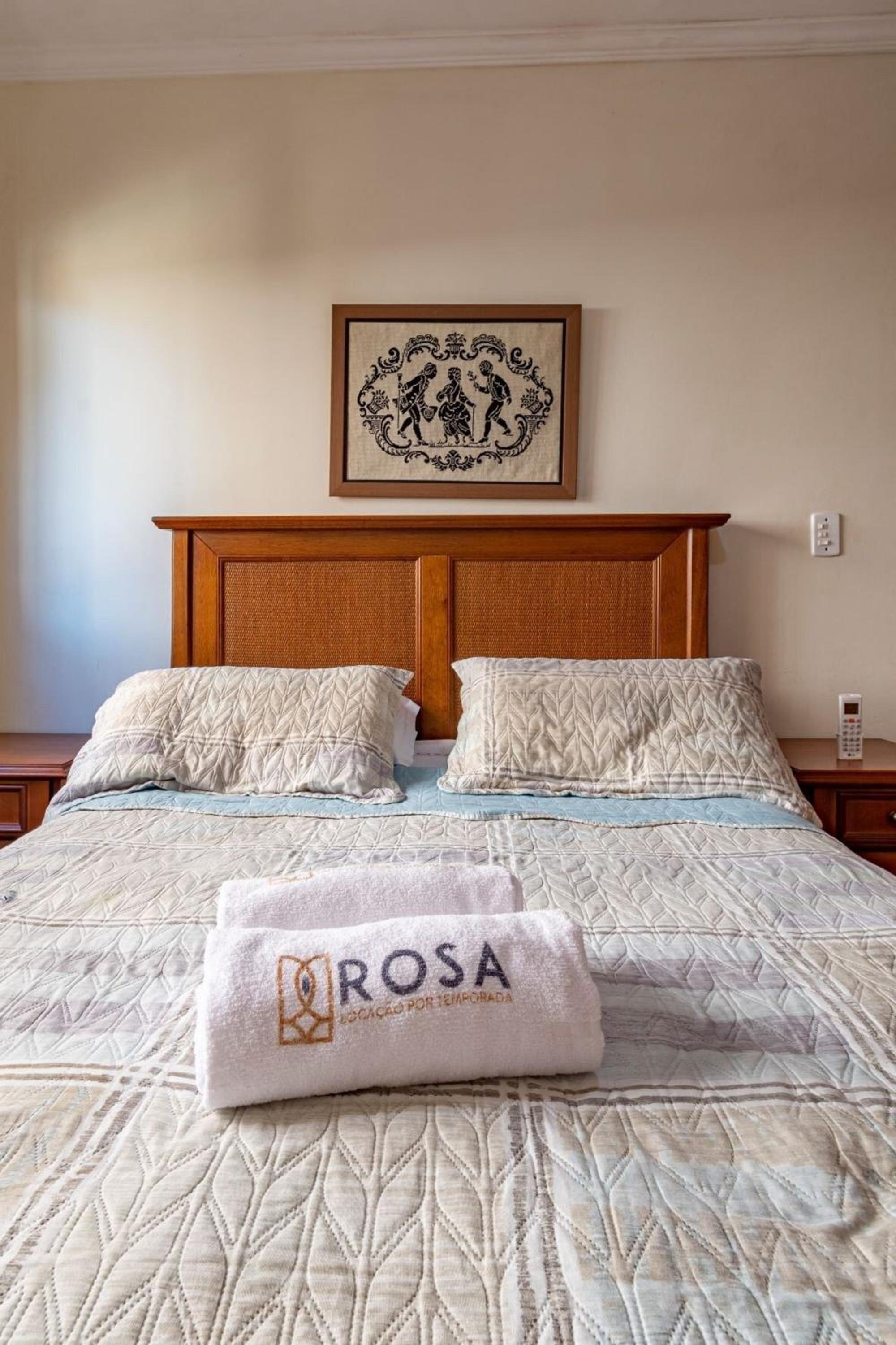 Rosa Edificio Di trevi