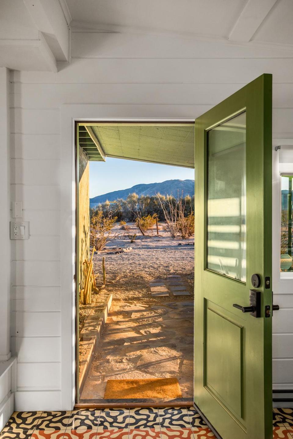 Wonder Valley Green House - Near Joshua Tree National Park view 4