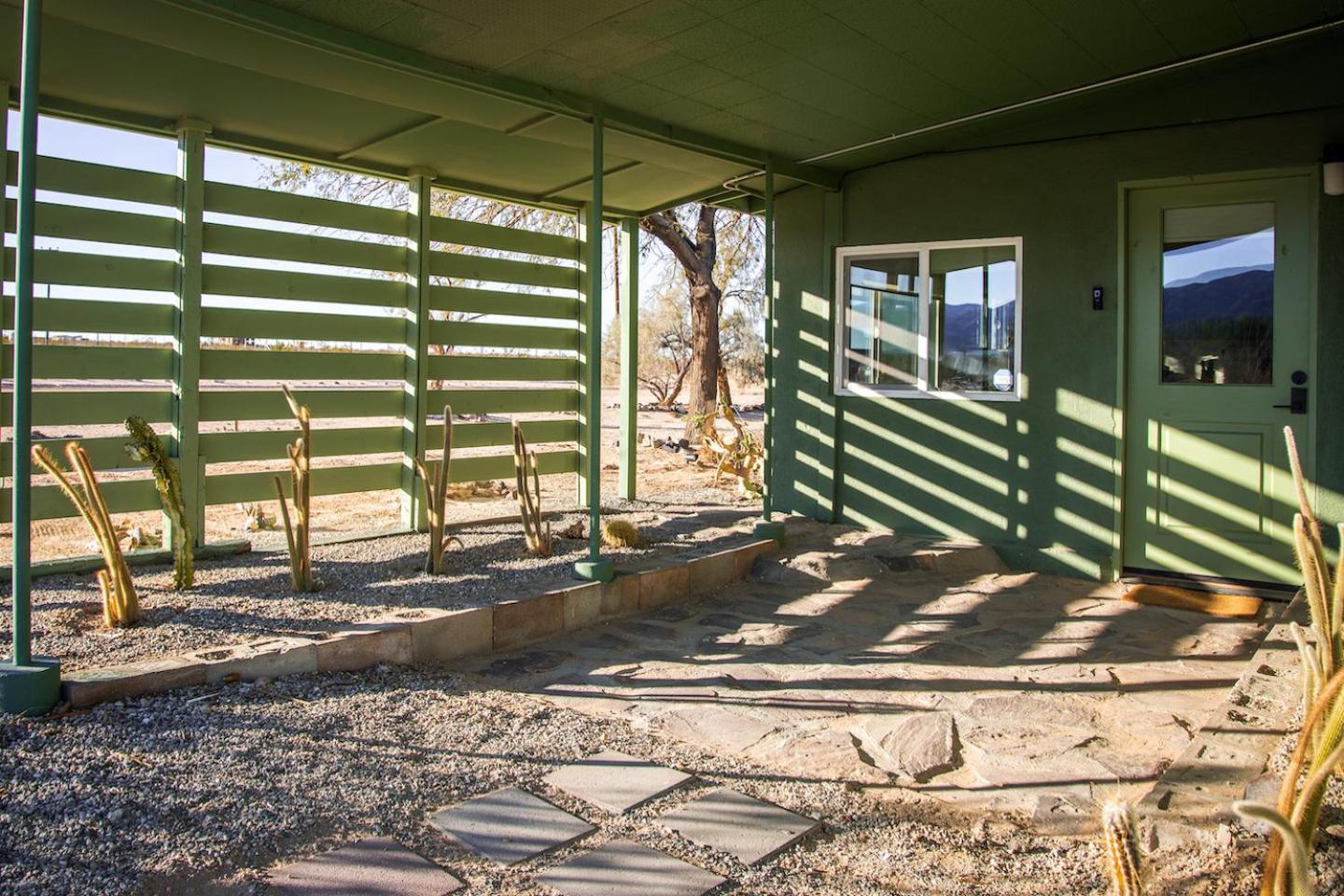 Wonder Valley Green House - Near Joshua Tree National Park view 3
