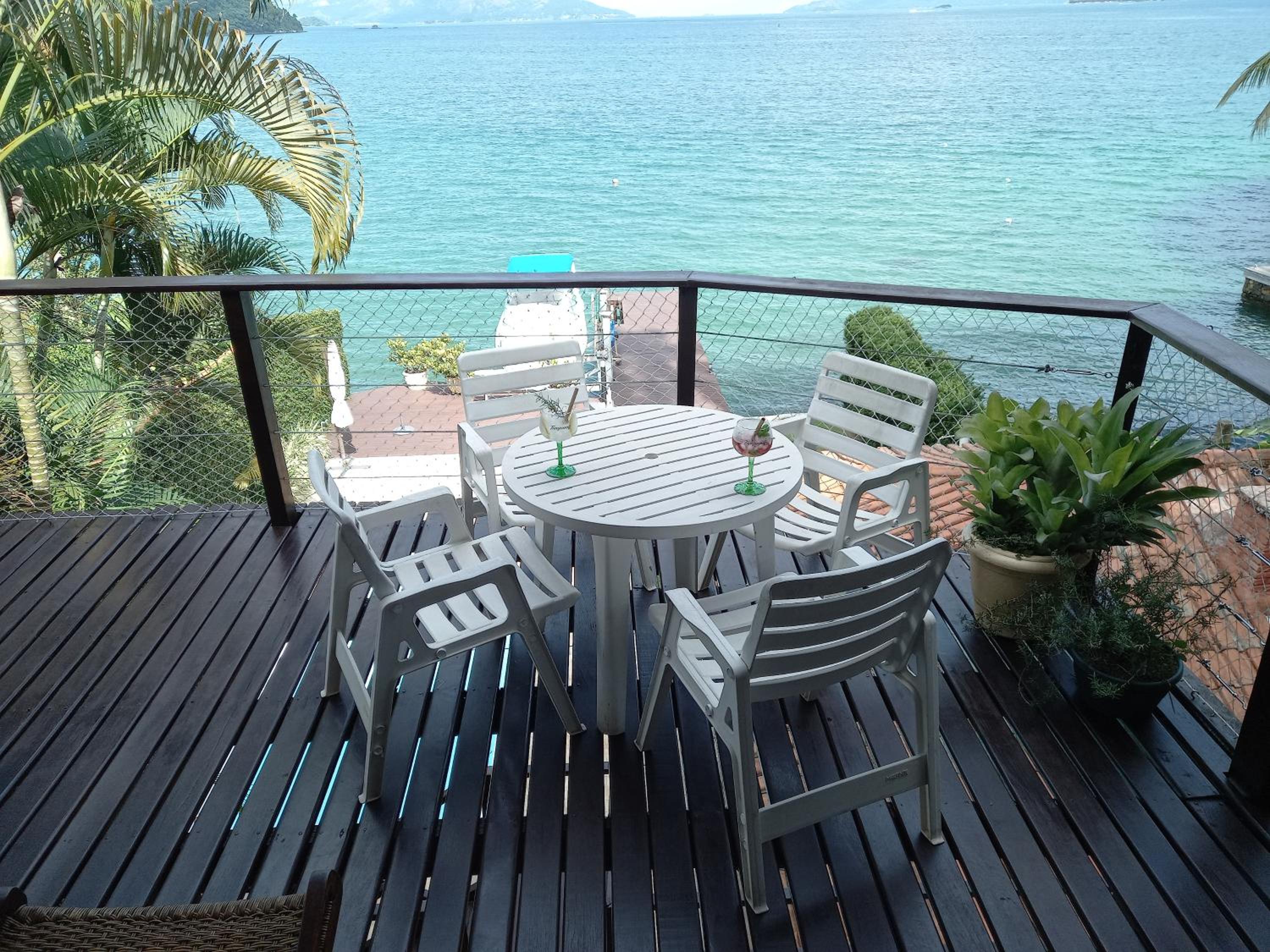 CASA MARAVILHOSA à BEIRA MAR EM ANGRA DOS REIS