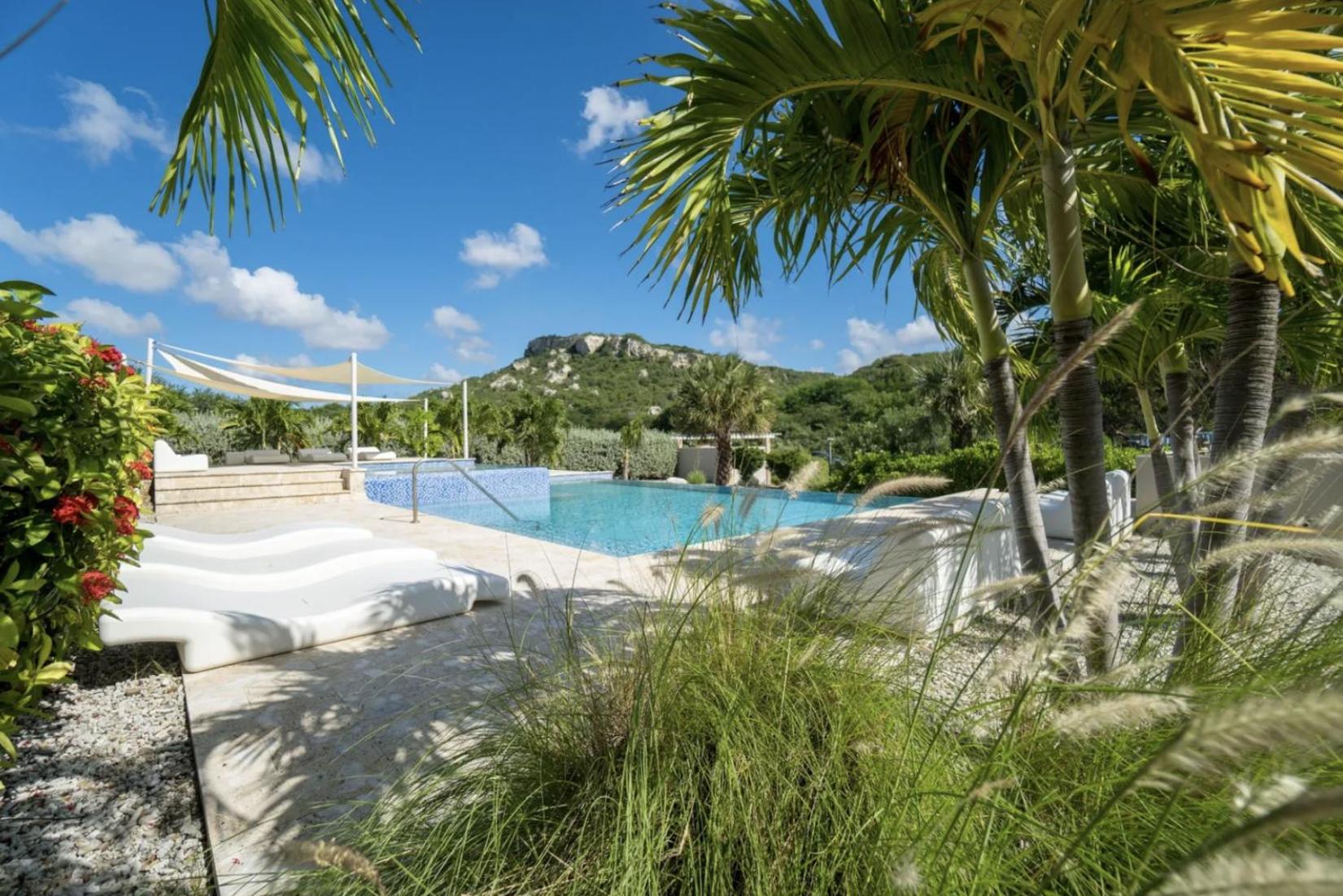 Blue Bay Resort luxury apartment Palm View