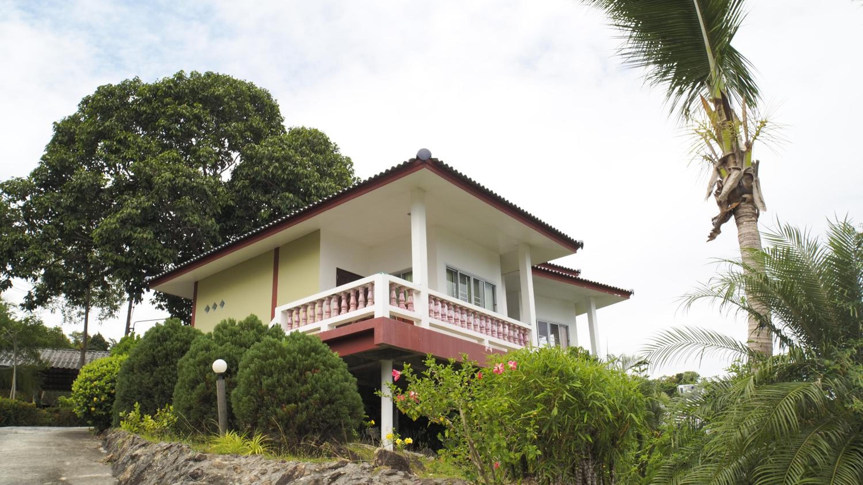 Dragon Hut Resort