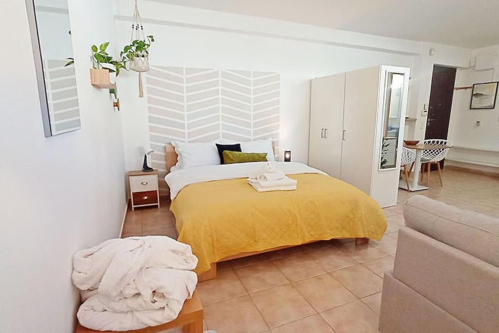 Relaxing Studio Apt, 1 min to Highway, Parking