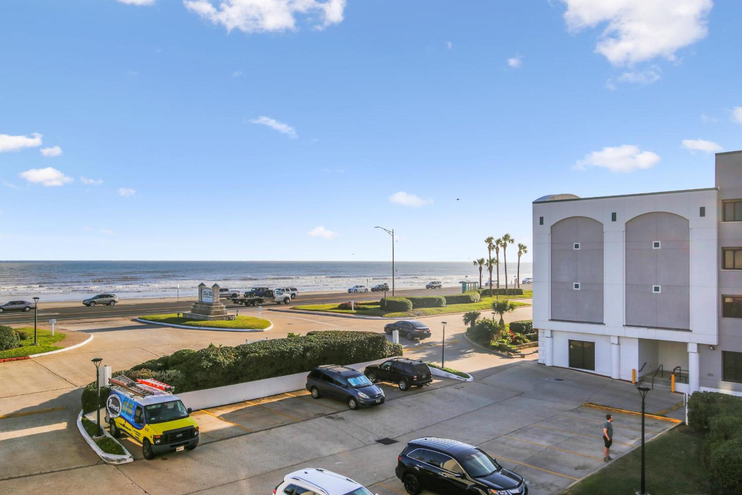 Casa del Mar Galveston by VTrips