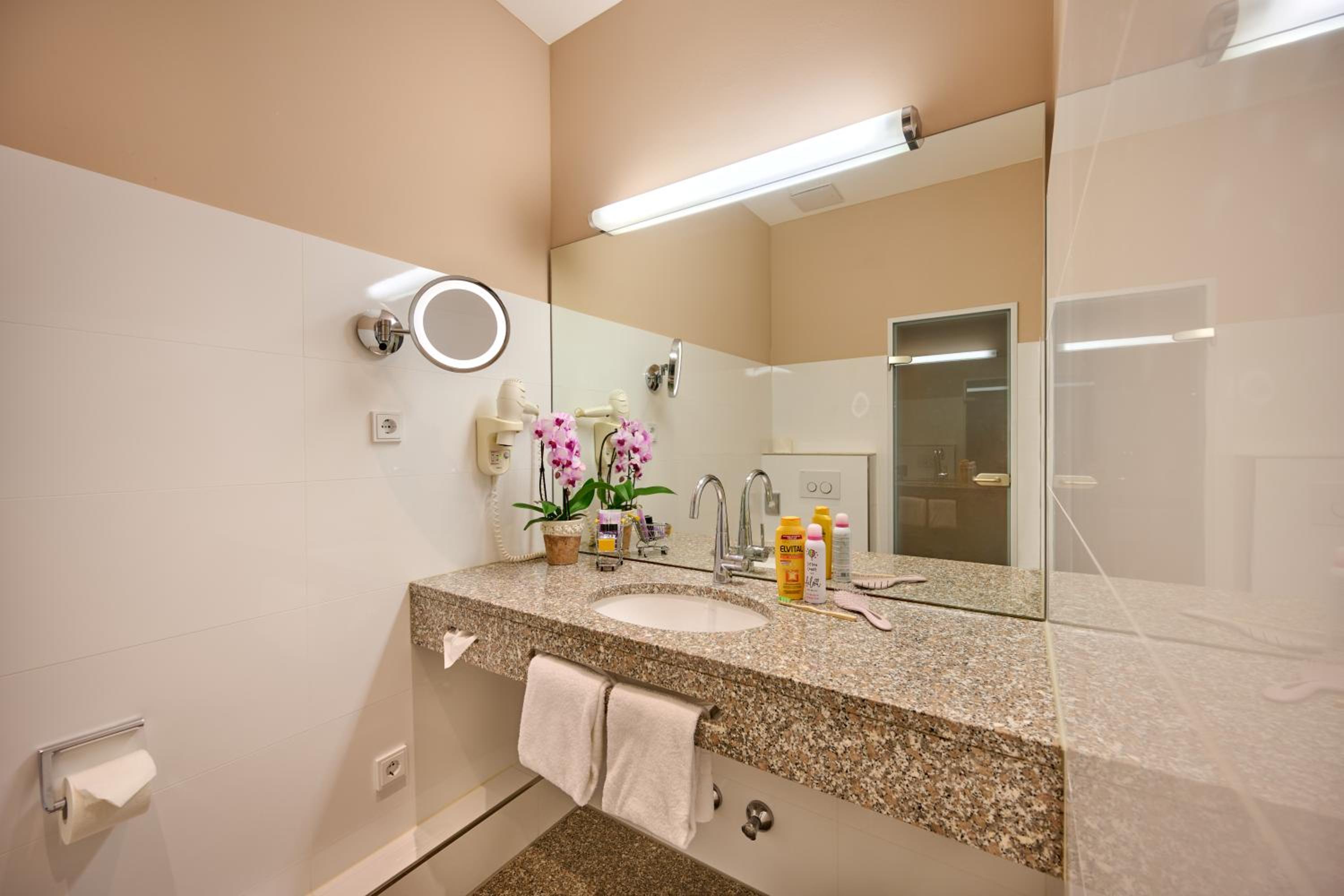 Munich Vacations - Hotel Lechnerhof Unterfohring - Property Image 31