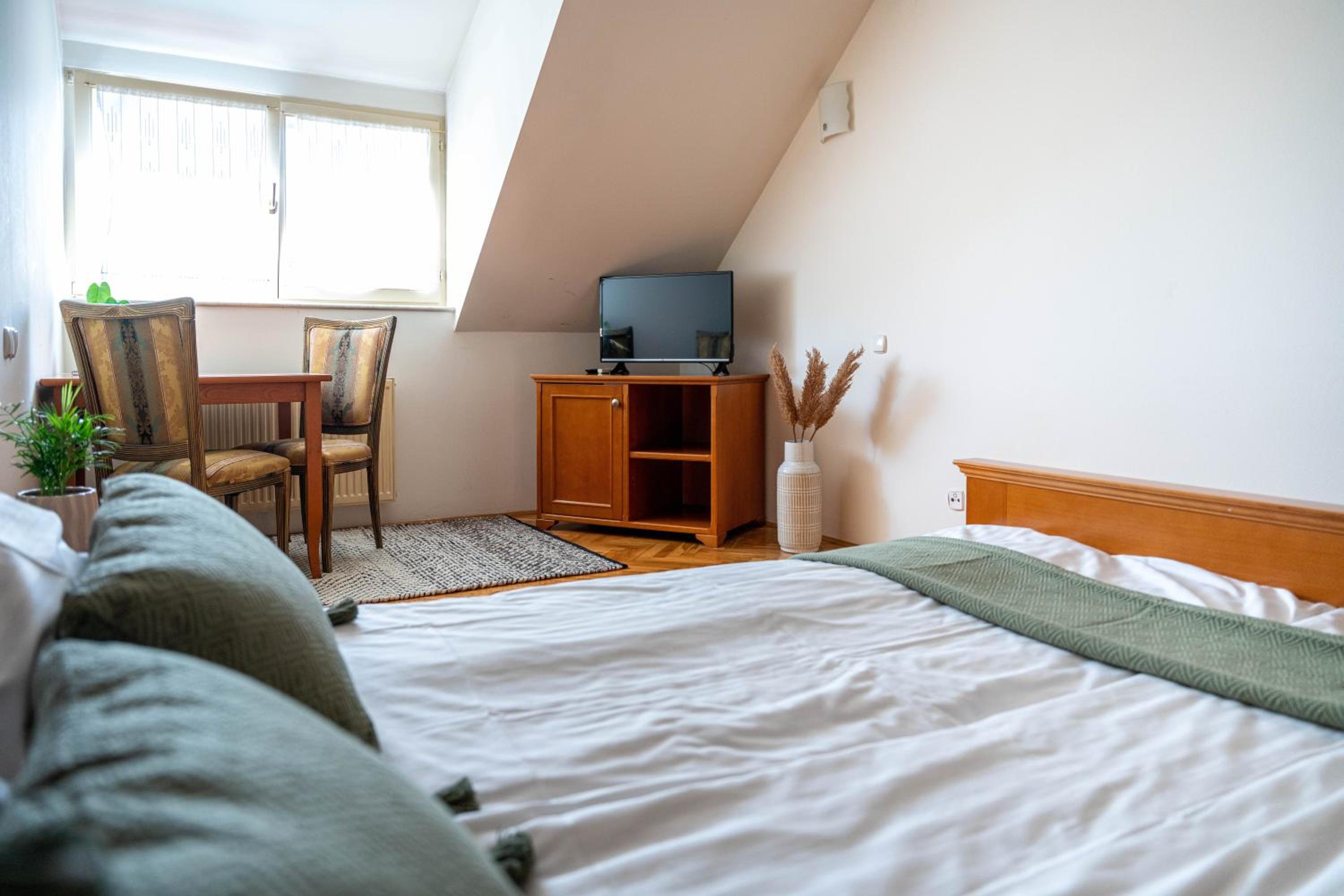 LAGOJA b&b