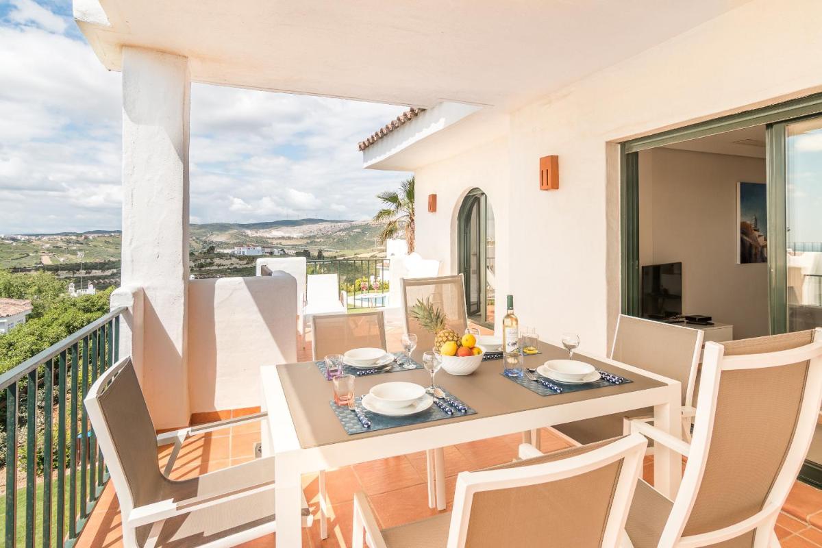 2207-Modern apt with terrace and amazing seaview view 4