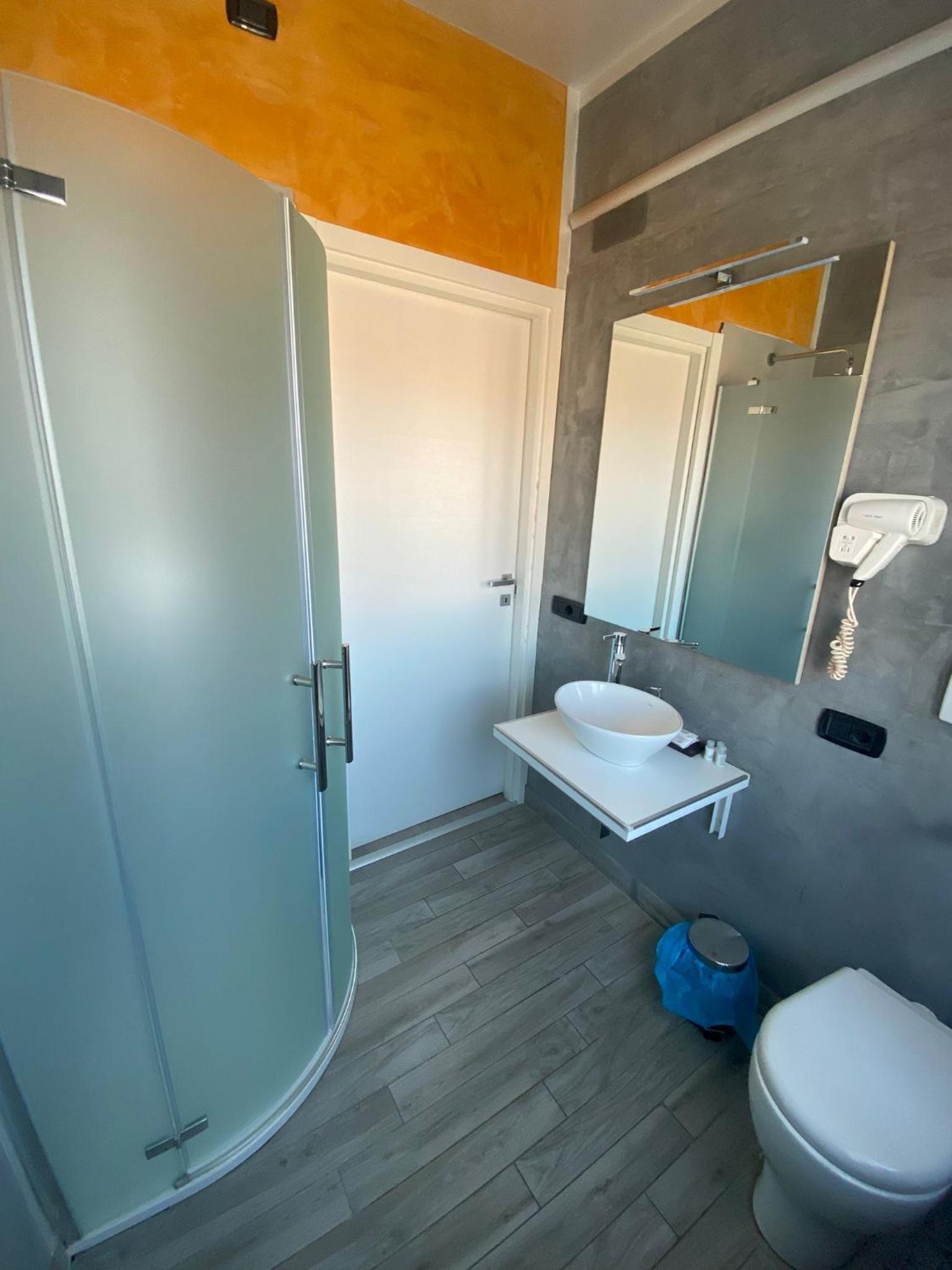 B2In Suite & Office