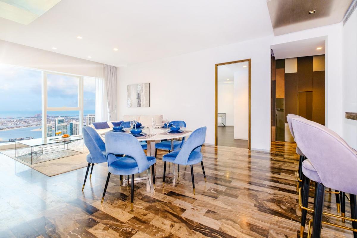 LUX - Lavish Suite with Full Palm Jumeirah View 1