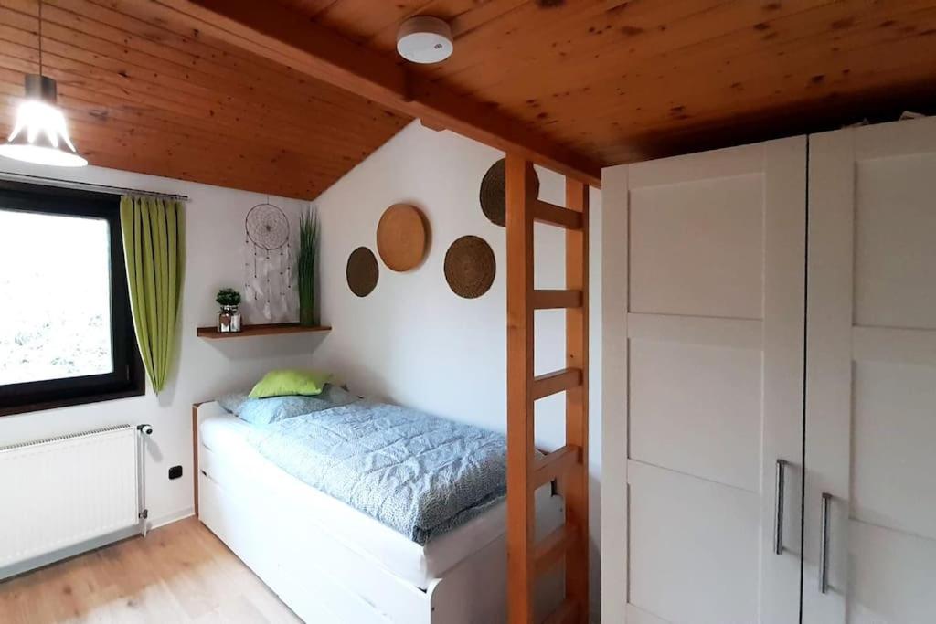 Ferienhaus LENA im Sauerland direkt am Hennesee