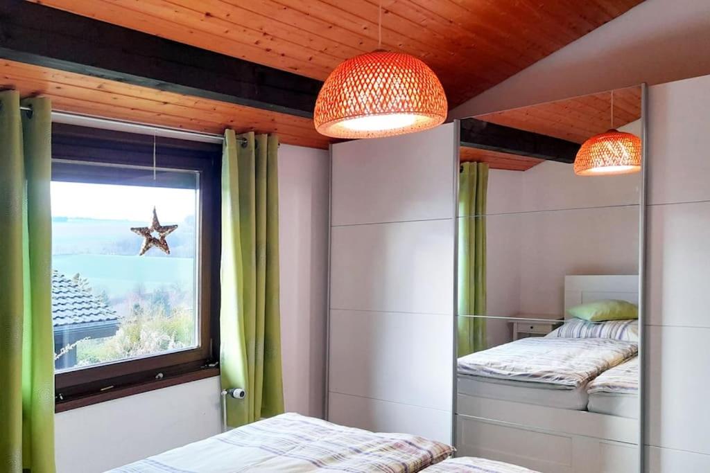 Ferienhaus LENA im Sauerland direkt am Hennesee