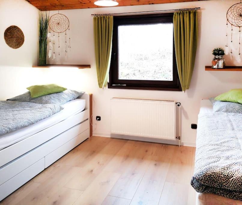 Ferienhaus LENA im Sauerland direkt am Hennesee