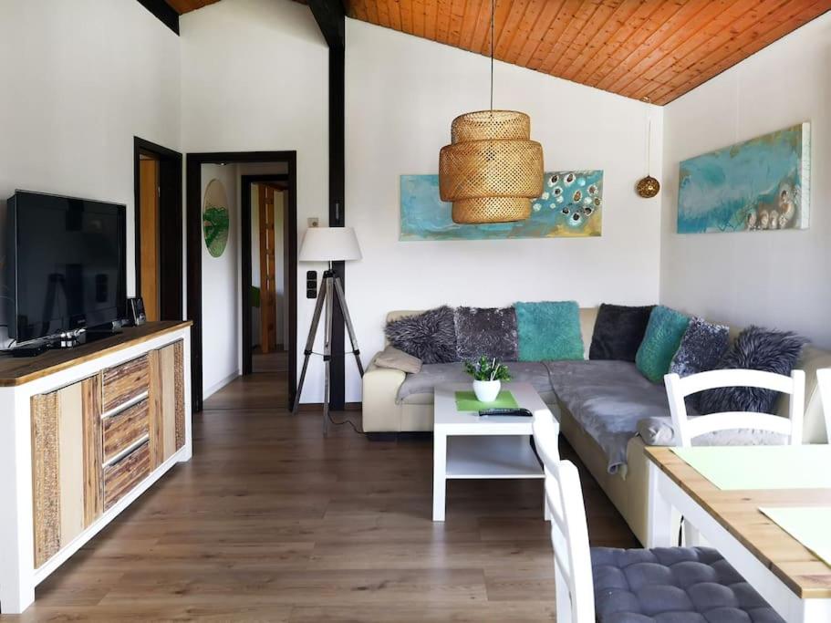 Ferienhaus LENA im Sauerland direkt am Hennesee
