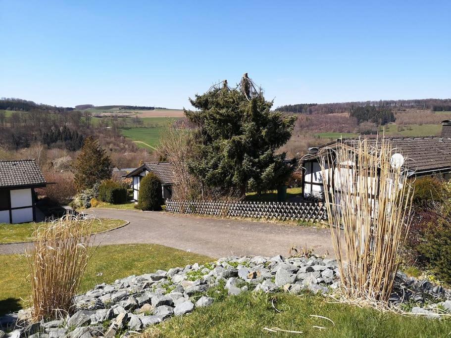 Ferienhaus LENA im Sauerland direkt am Hennesee
