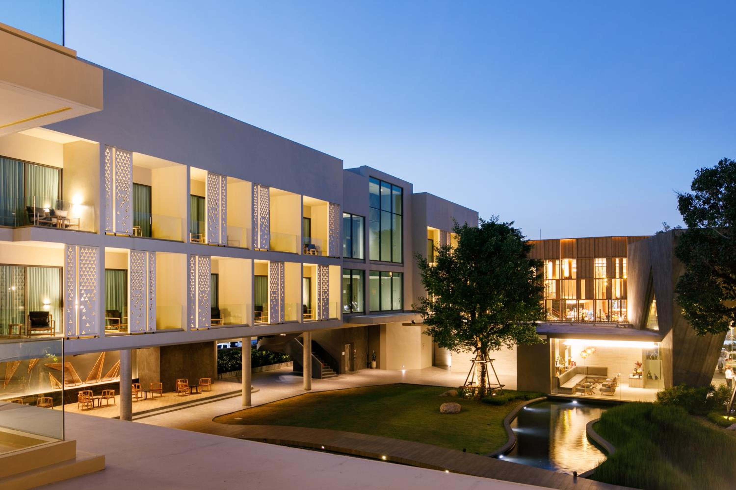 The Signature Hotel Airport 82