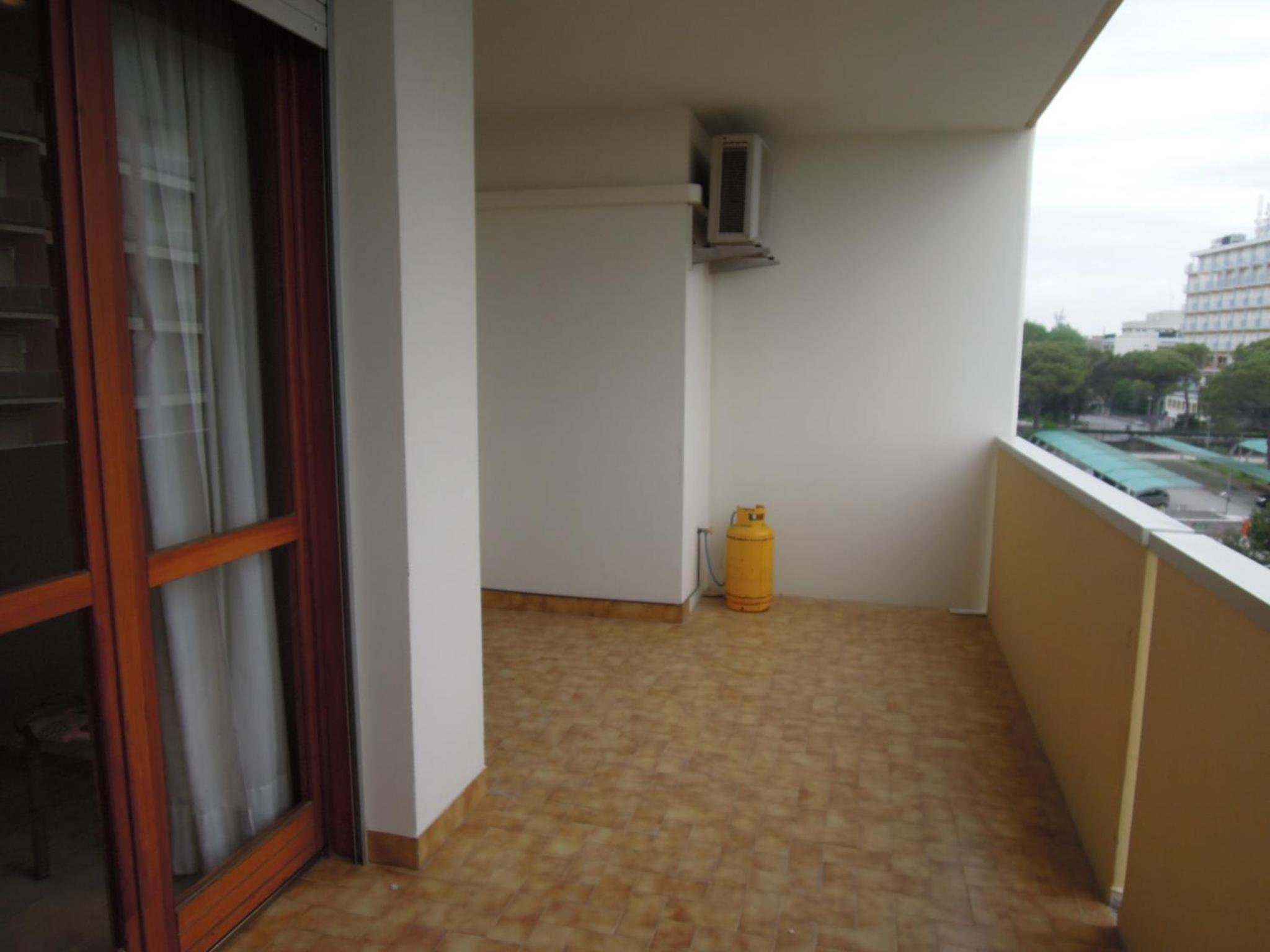 Homely apartment with great view and pool view 4