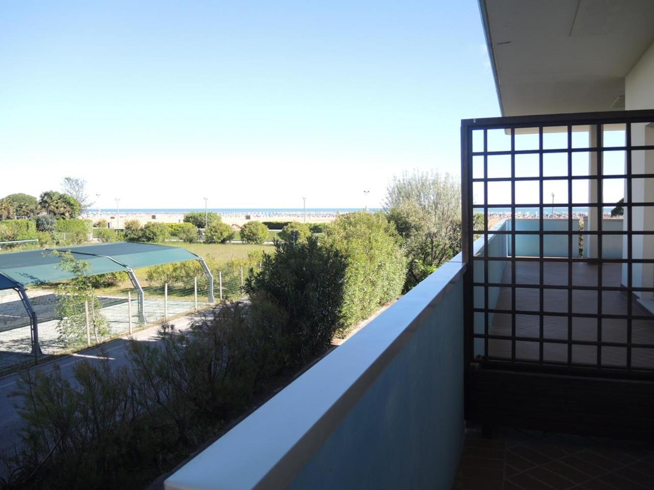 Renewed flat in a seafront building with pool