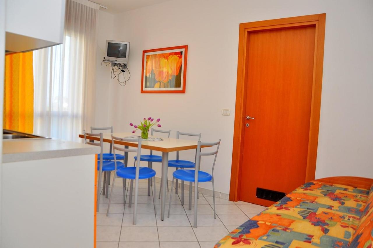 Renewed flat in a seafront building with pool
