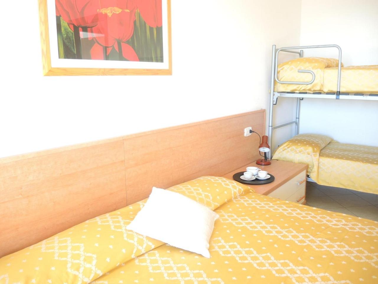 Renovated flat next to the beach-Beahost