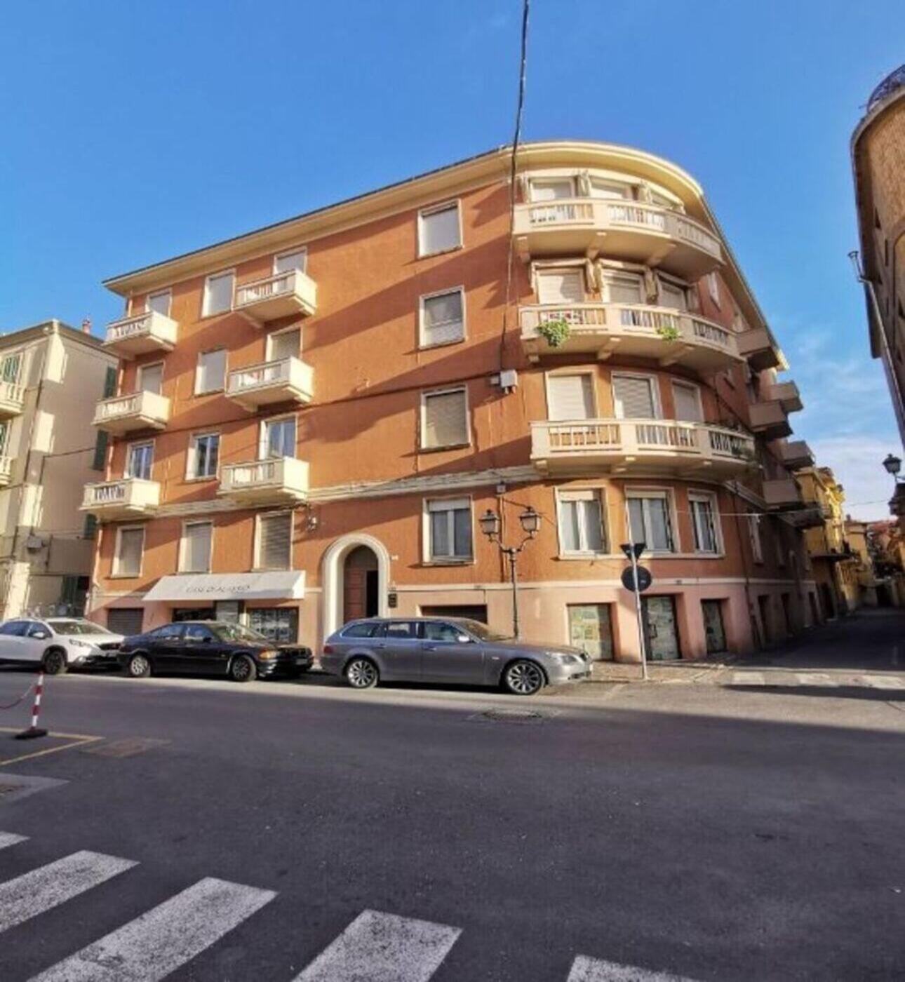 Hotel GIALLA Ridi Che Ti Passa - Image 1