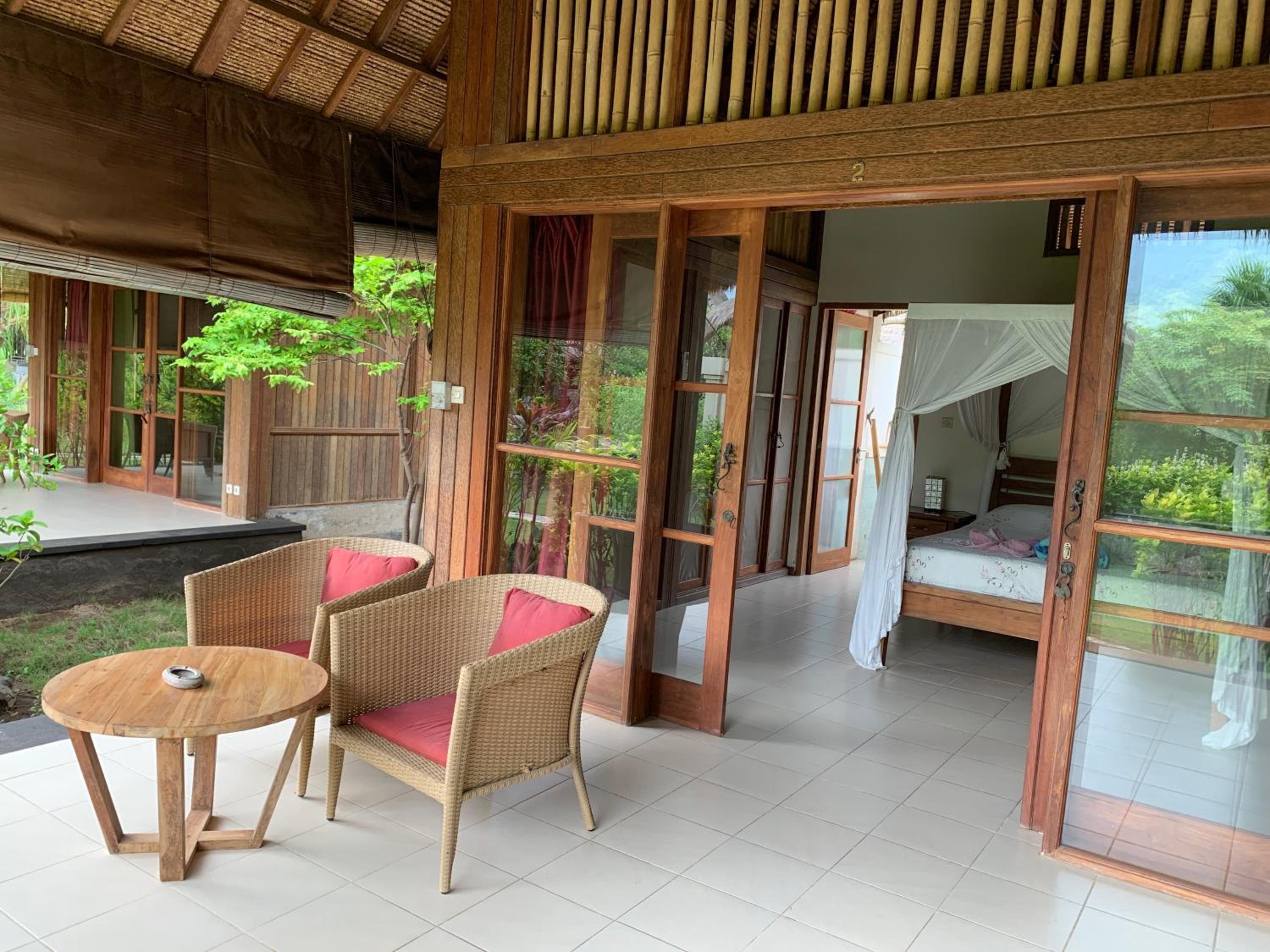 Sunia Loka Bungalows & Dive Center view 3