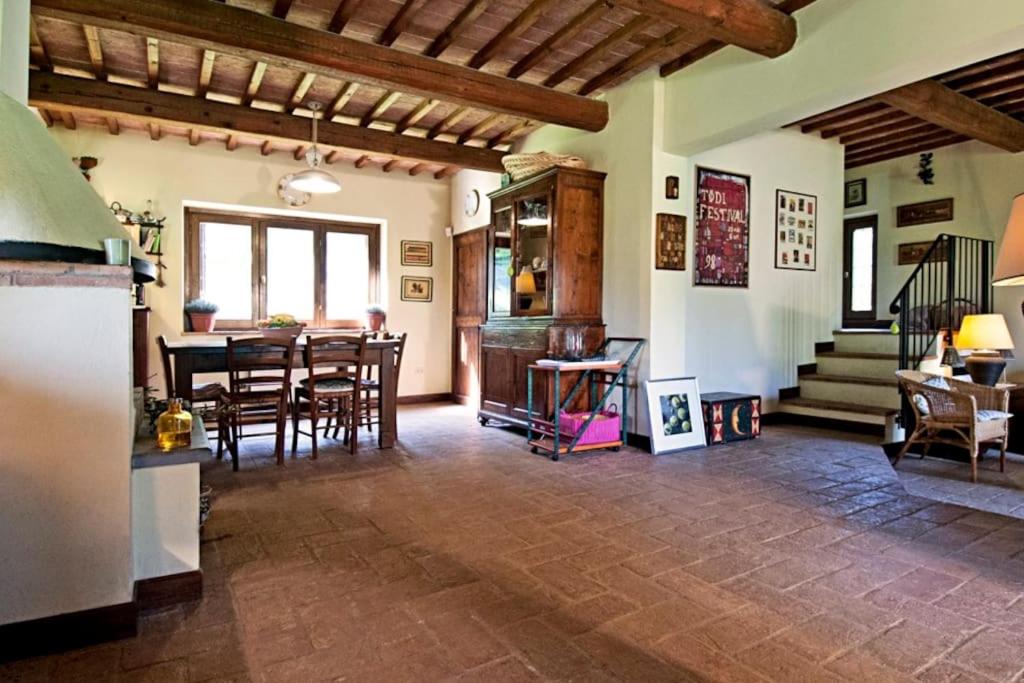 Villa I Camini - Outbuilding, dependance - Swimming pool - Garden - BBQ and fireplaces - Soccer field view 3