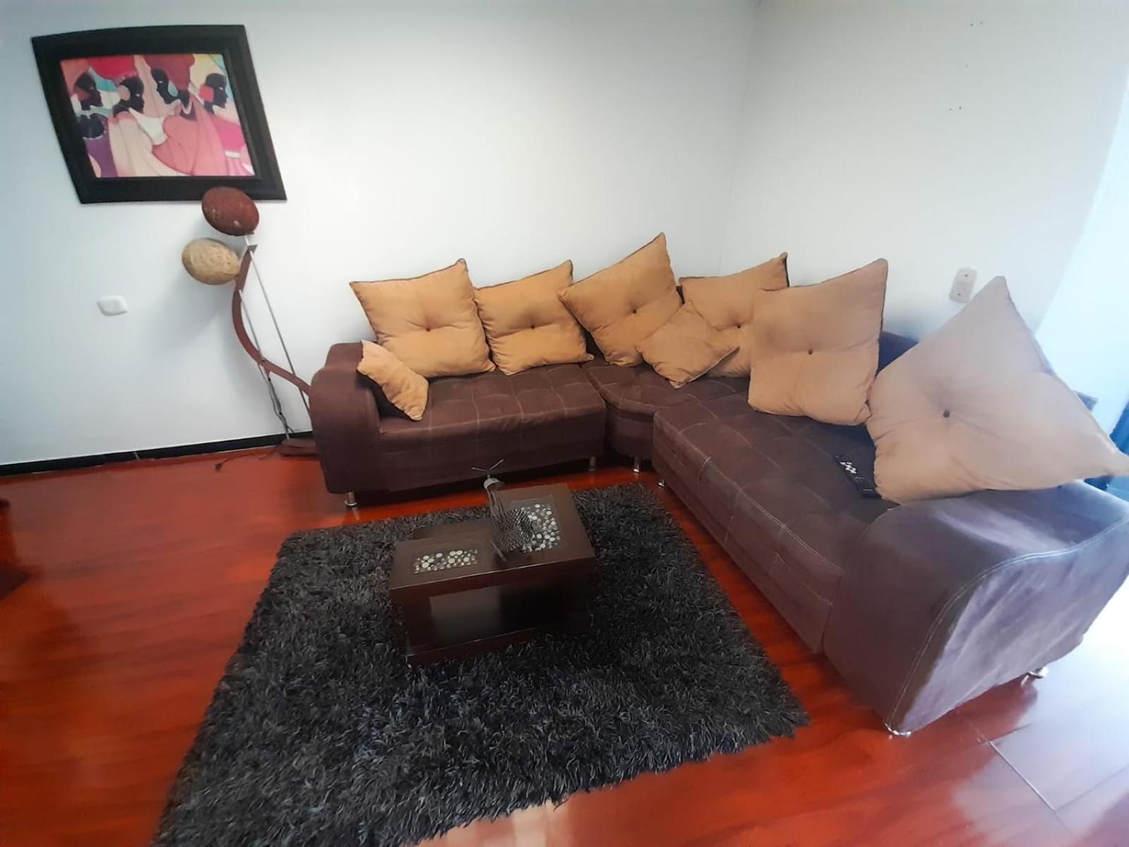 Apartamento Familiar, buena ubicación, amplio cerca al Aeropuerto el Dorado