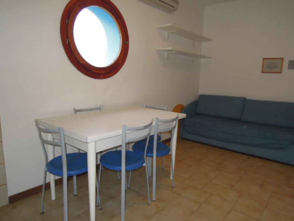 Cozy two-bedroom apartment in a seafront building view 4