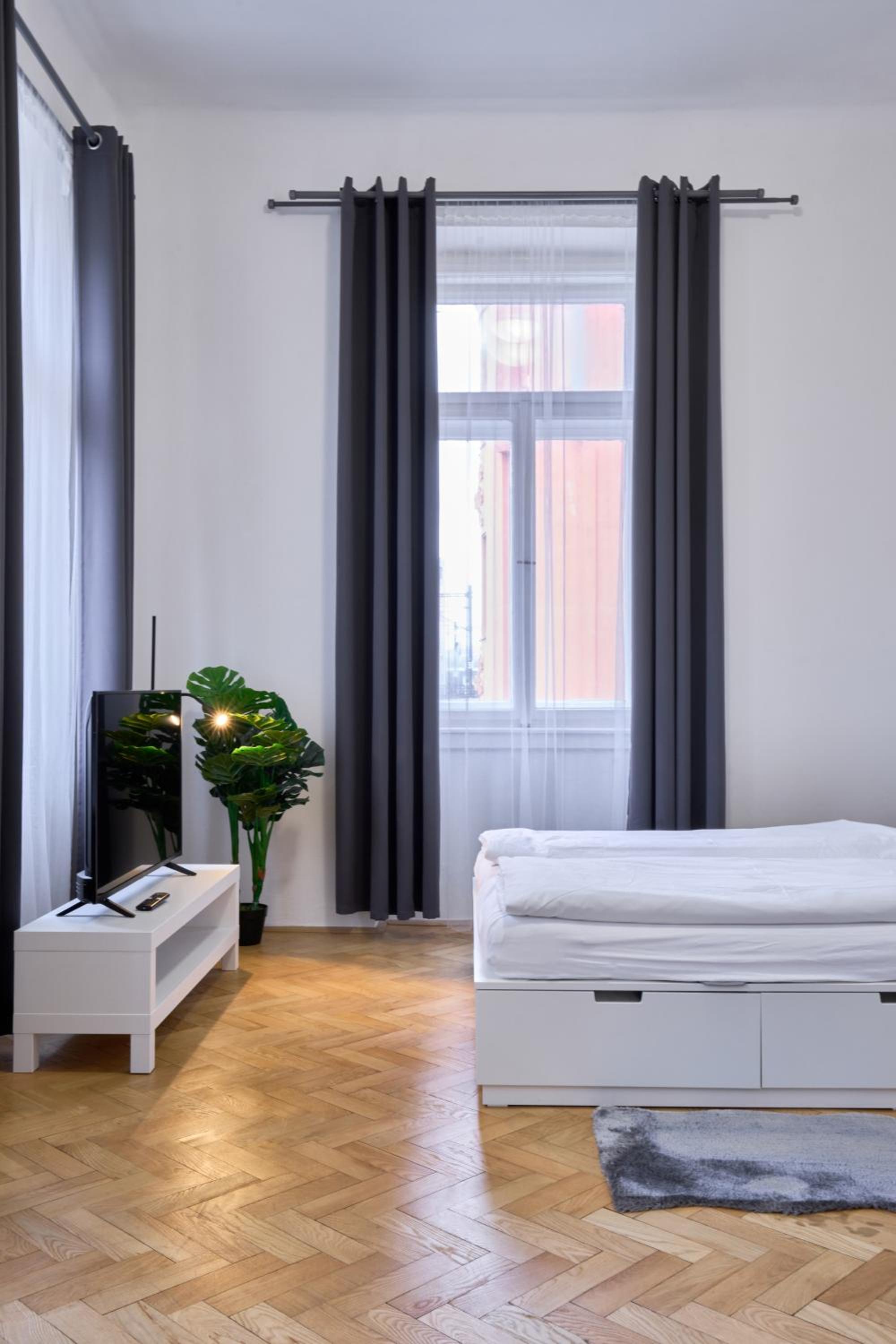Archibald Flats Prague