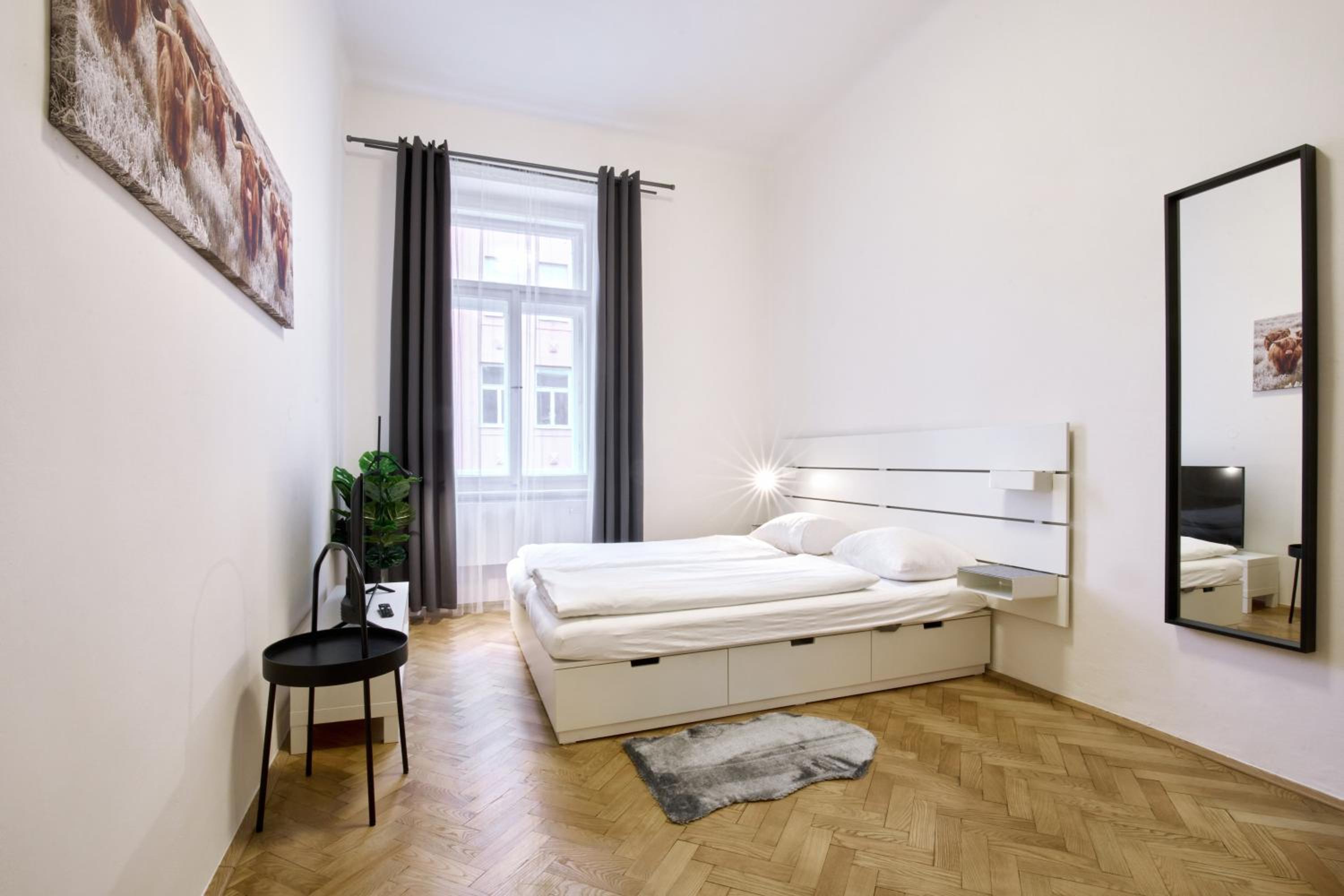 Archibald Flats Prague