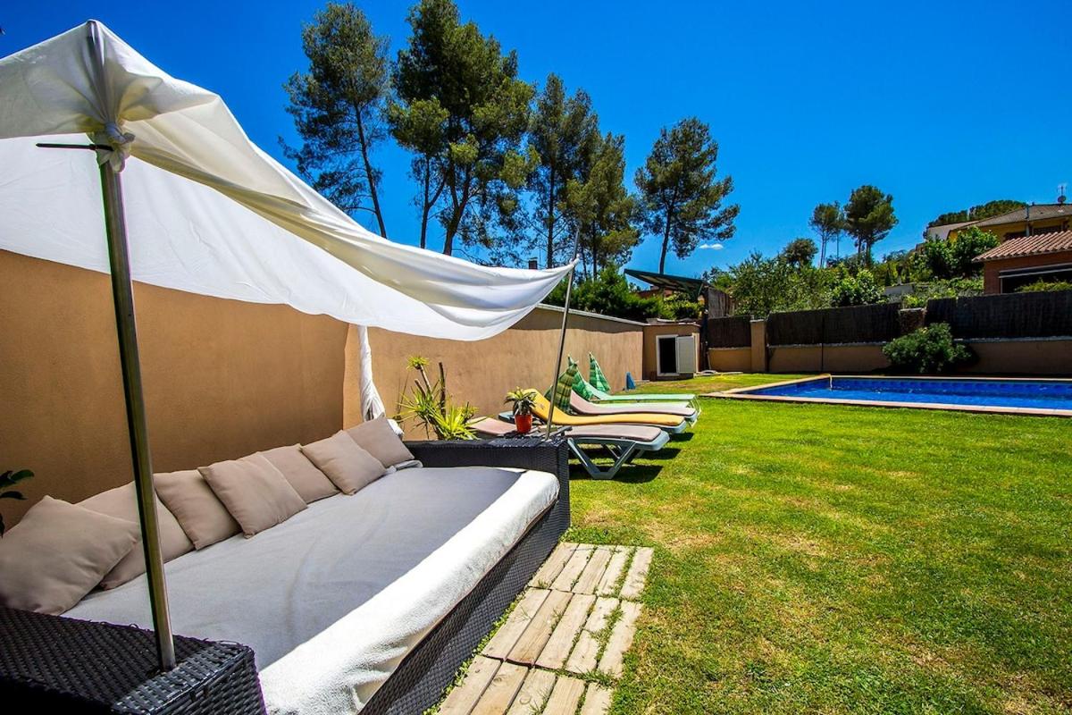 Catalunya Casas Modern and spacious with private pool close to BCN view 3