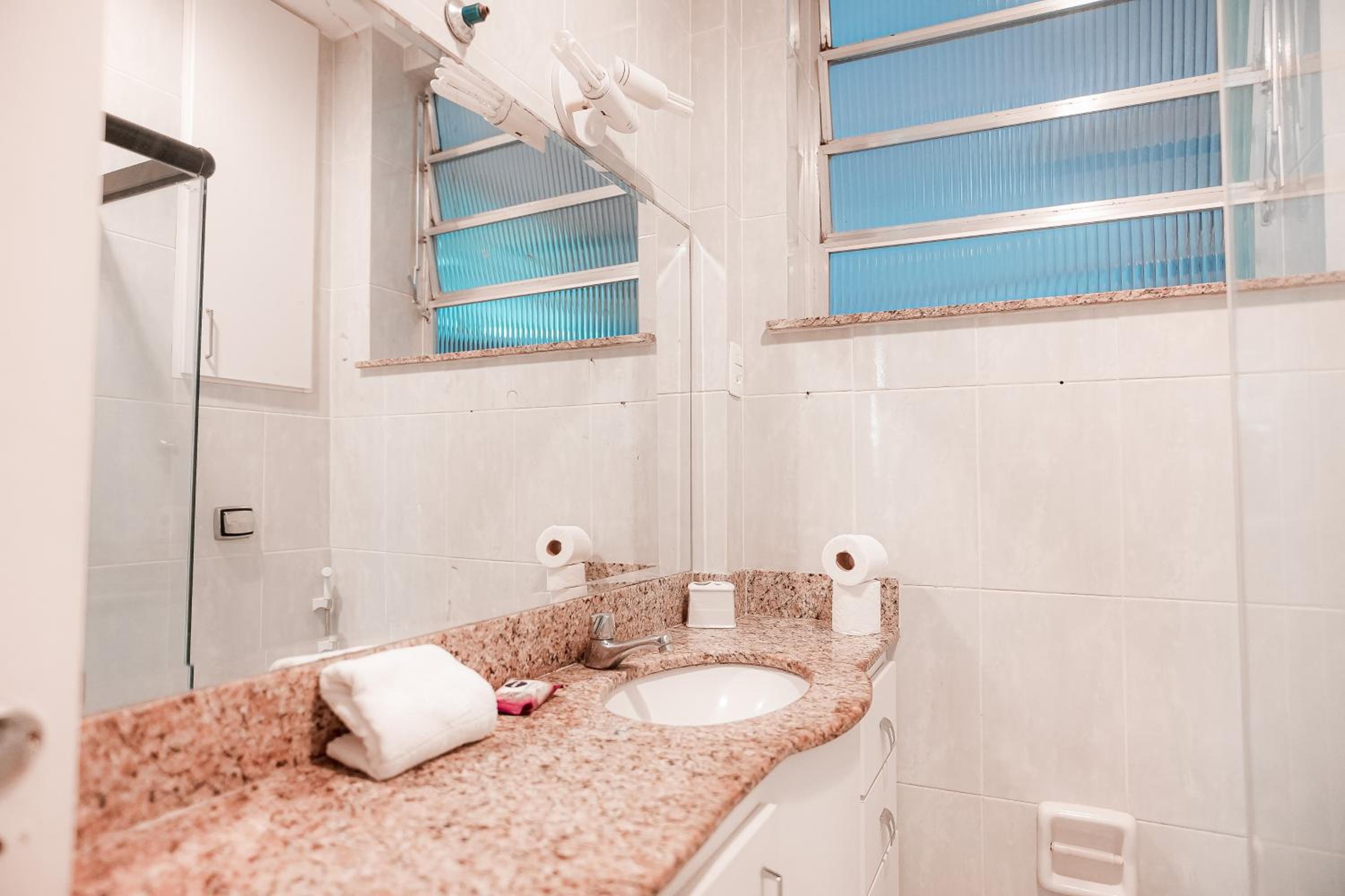 Apartamento confortável na quadra da praia