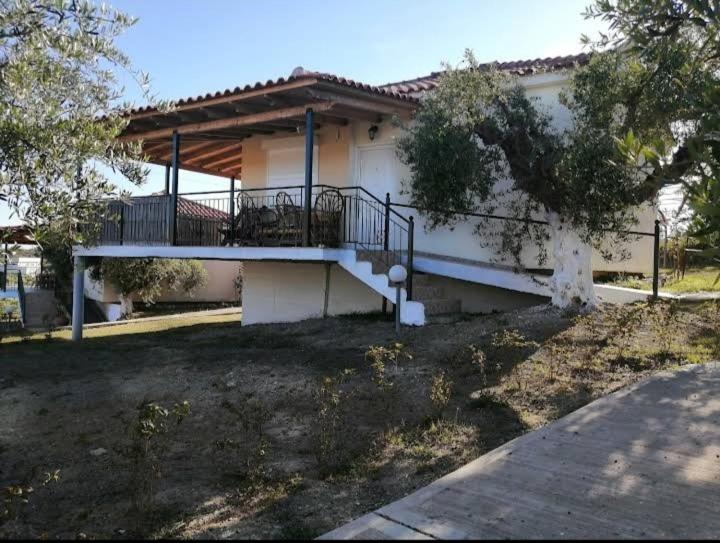 Maria Elena Villas