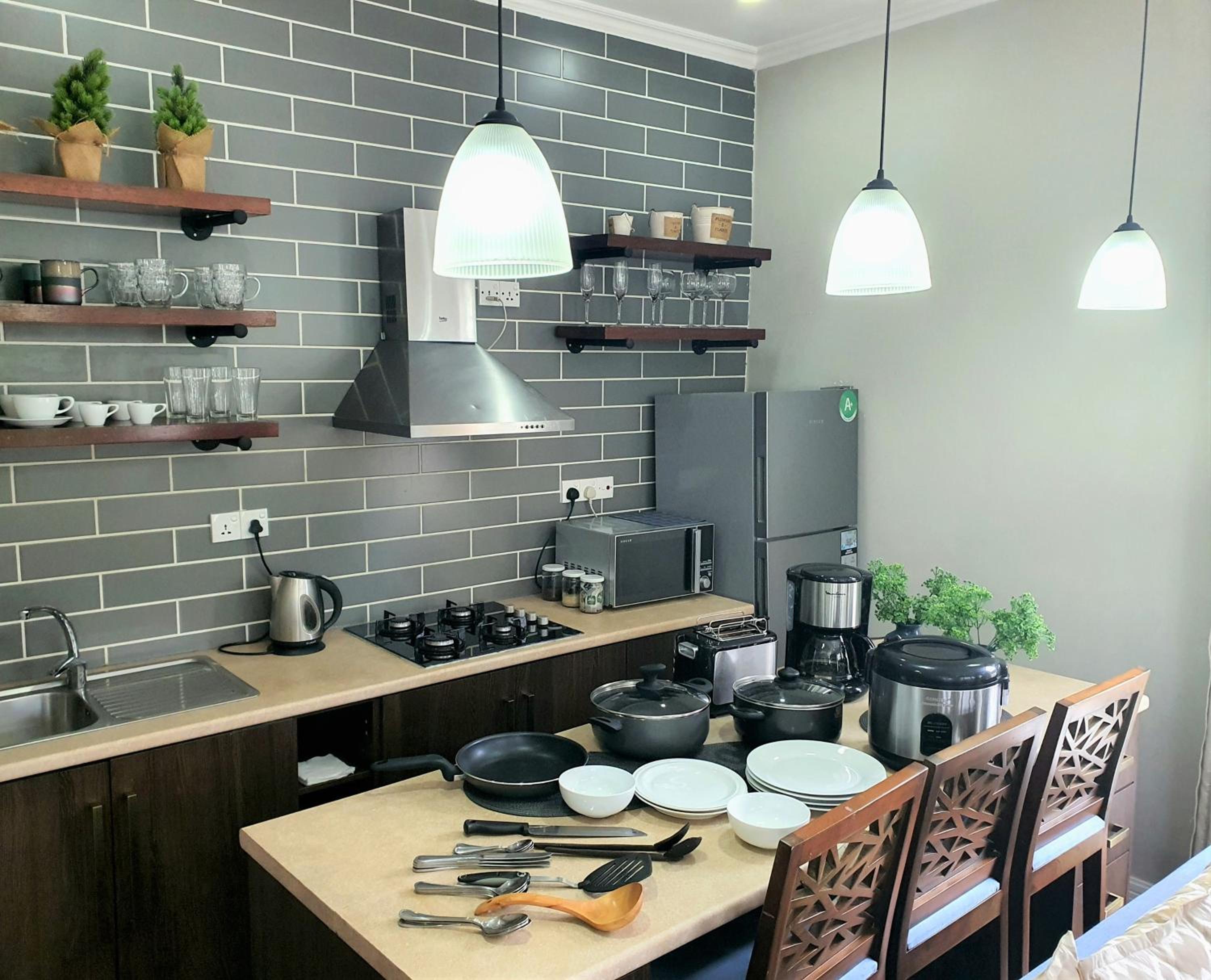 Luxe Wilderness - Private Villas, Free Breakfast, 2km from City Centre