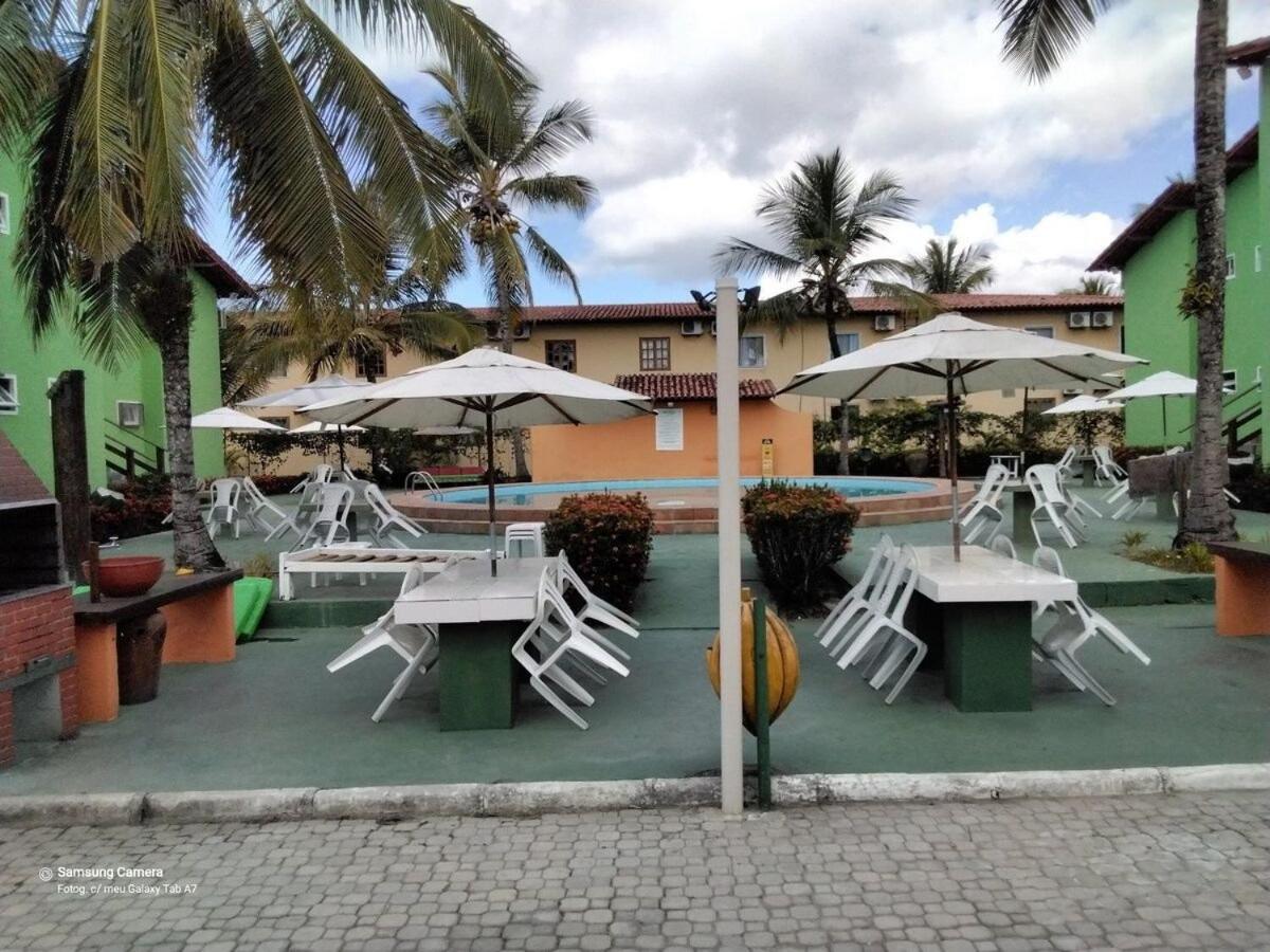 PRAIA DE TAPERAPUA - Flat em Condominio a 300 metros da praia