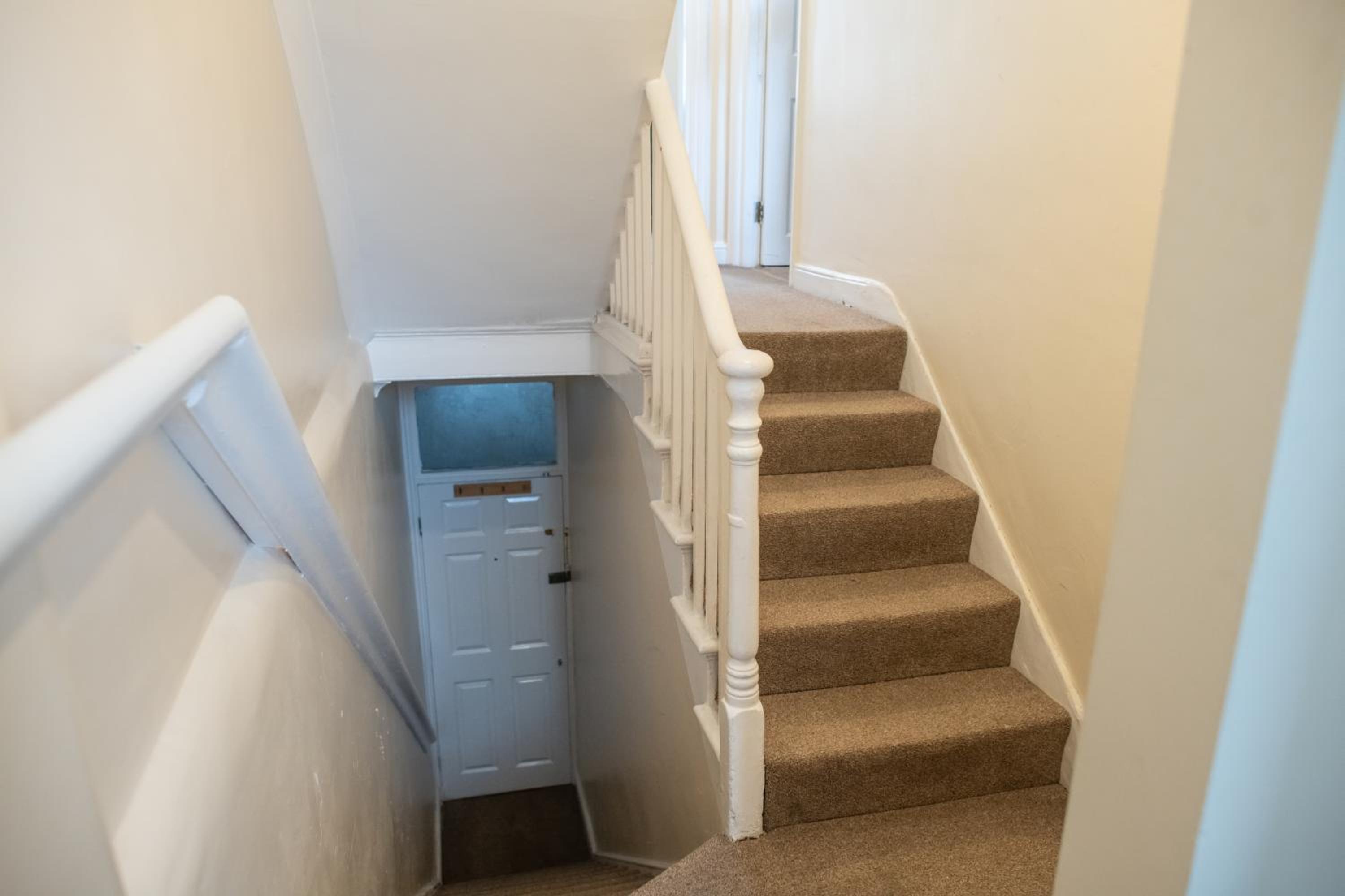 4 Bedroom Flat with high speed Wi-Fi in North Acton, Ealing, West London