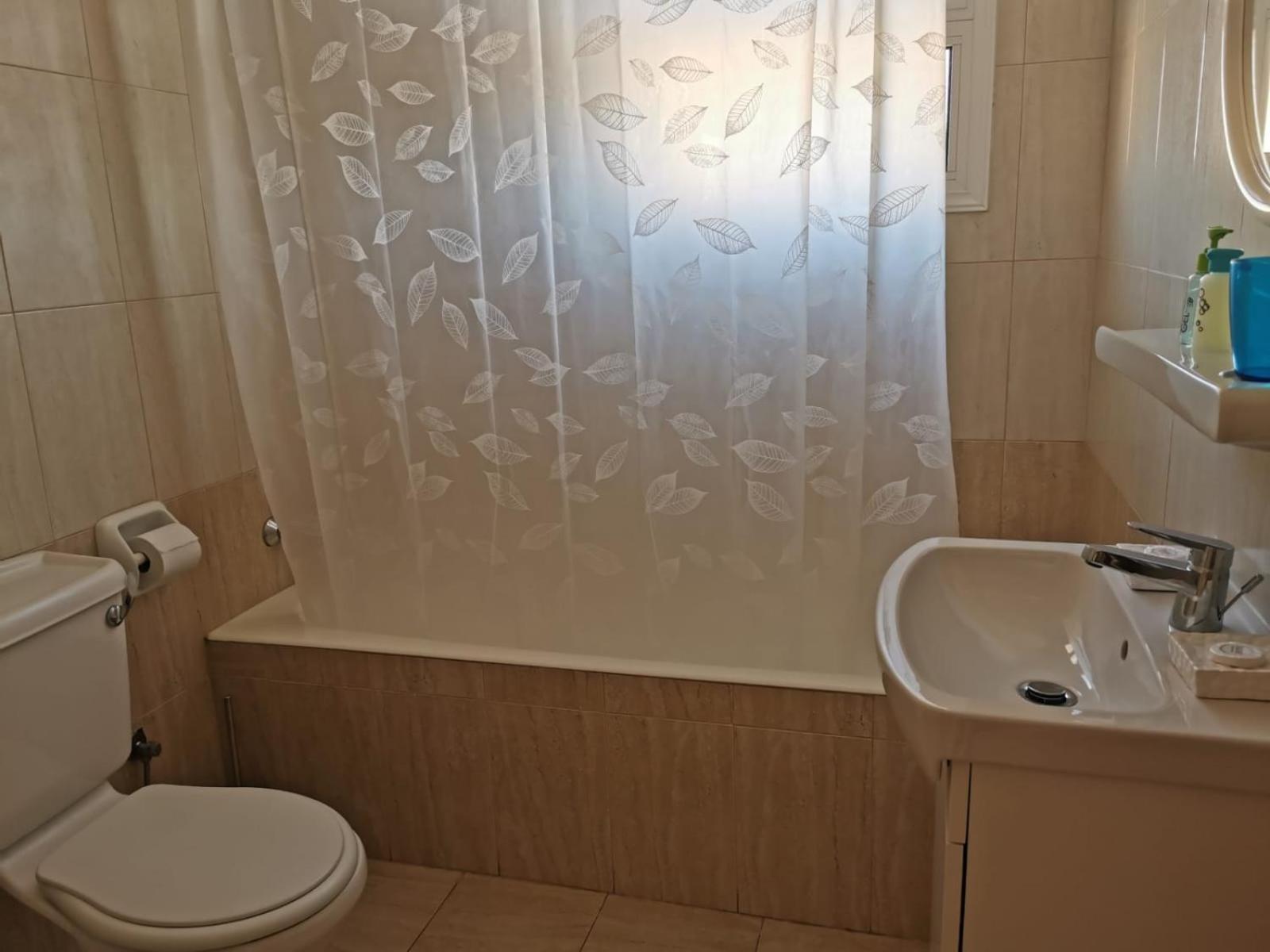 Pari's Holiday apartments-Paphos