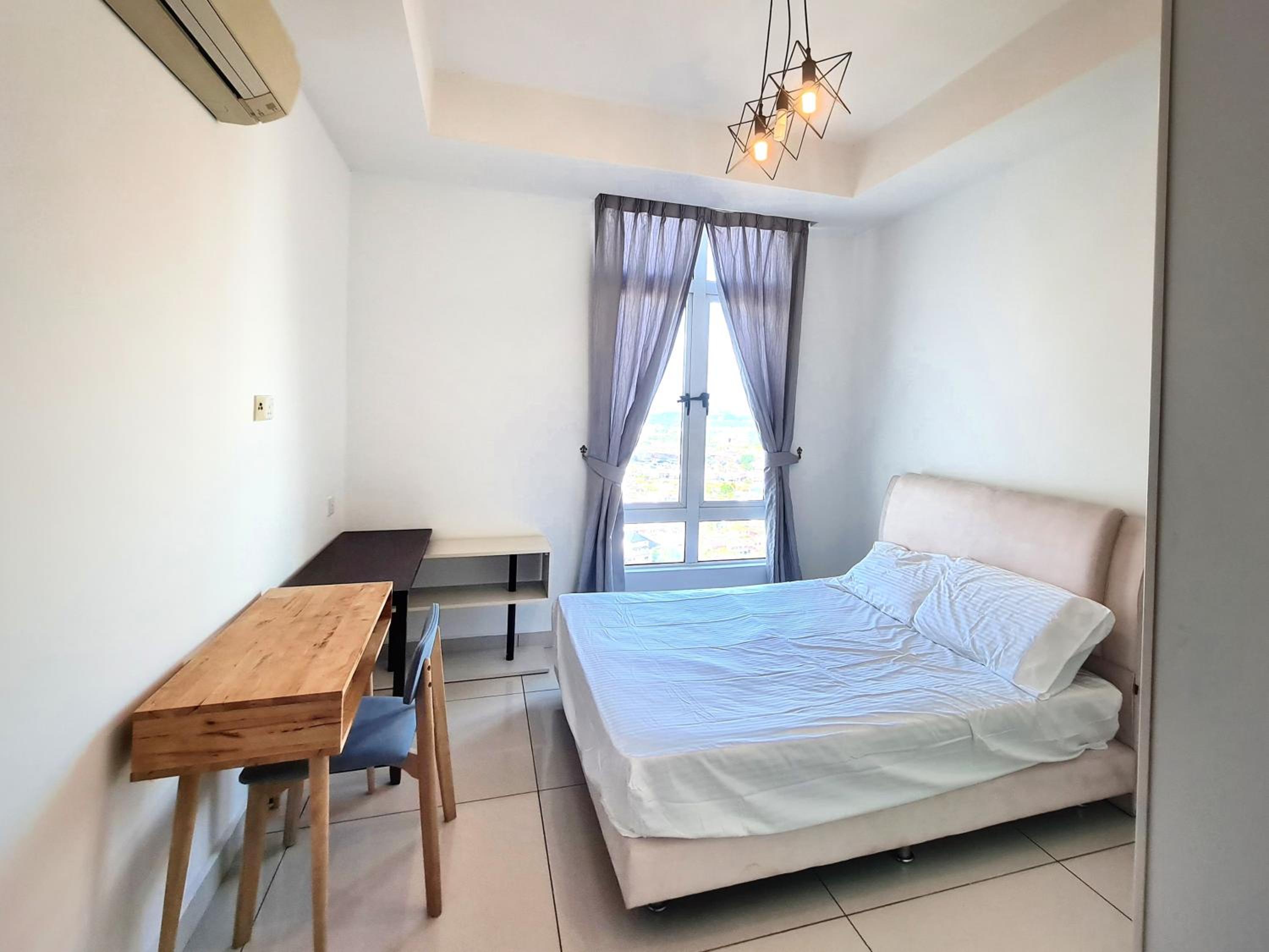 KSL D'Esplanade Residence 4 bedrooms dinosaur water park view High Floor Free WiFi KSL city mall Johor Bahru by GDRAGON HomeStay