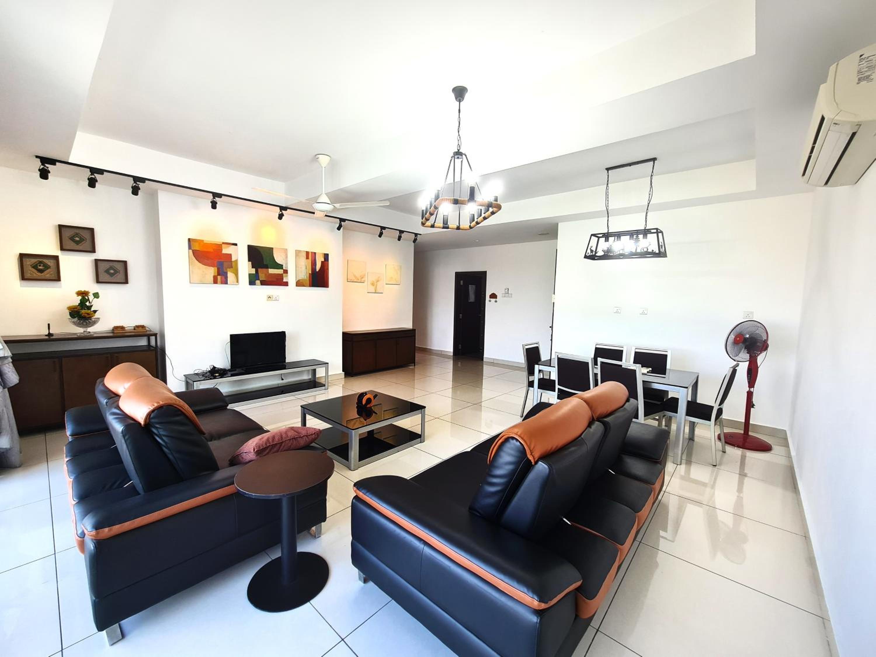 KSL D'Esplanade Residence 4 bedrooms dinosaur water park view High Floor Free WiFi KSL city mall Johor Bahru by GDRAGON HomeStay