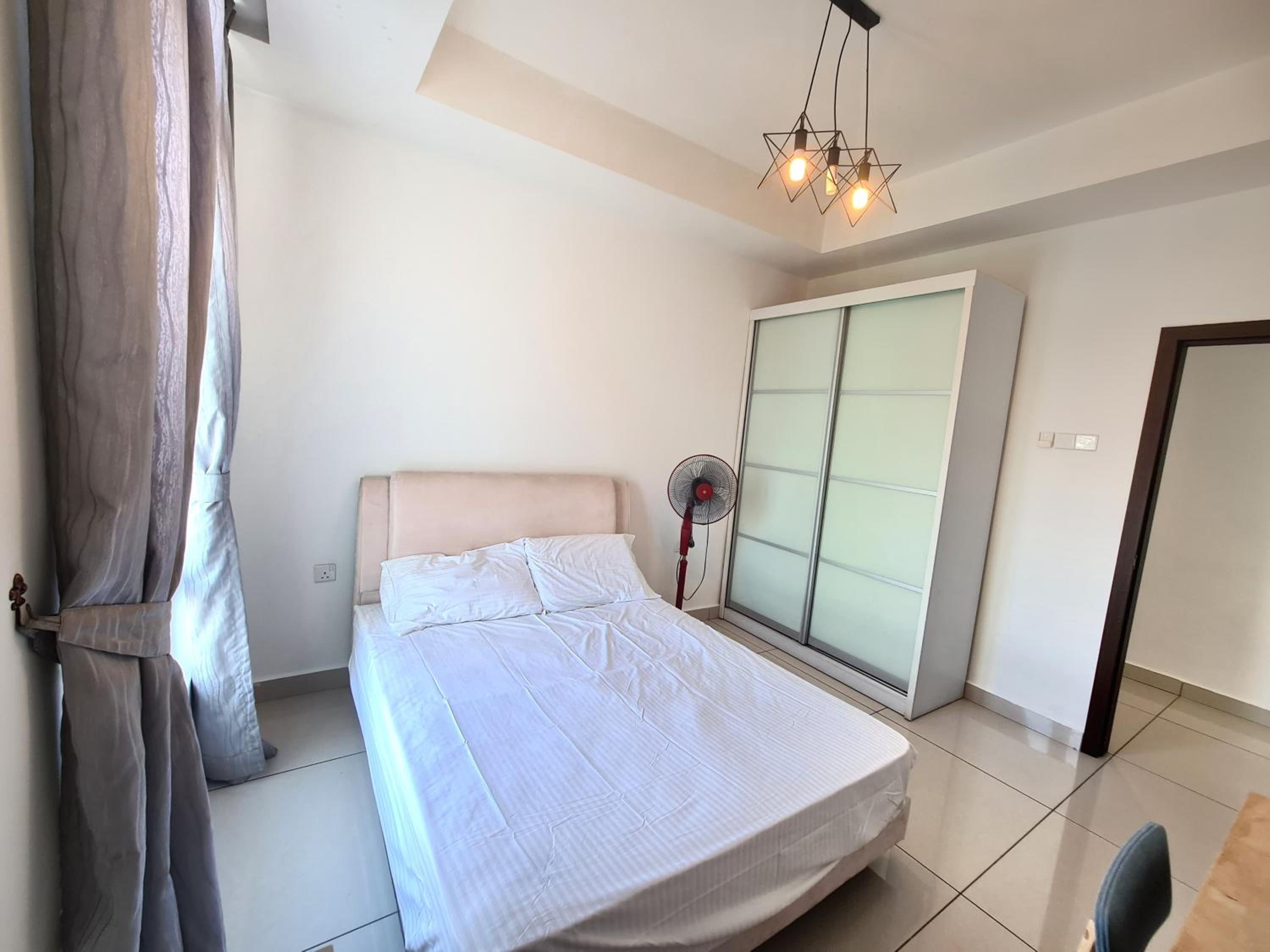 KSL D'Esplanade Residence 4 bedrooms dinosaur water park view High Floor Free WiFi KSL city mall Johor Bahru by GDRAGON HomeStay