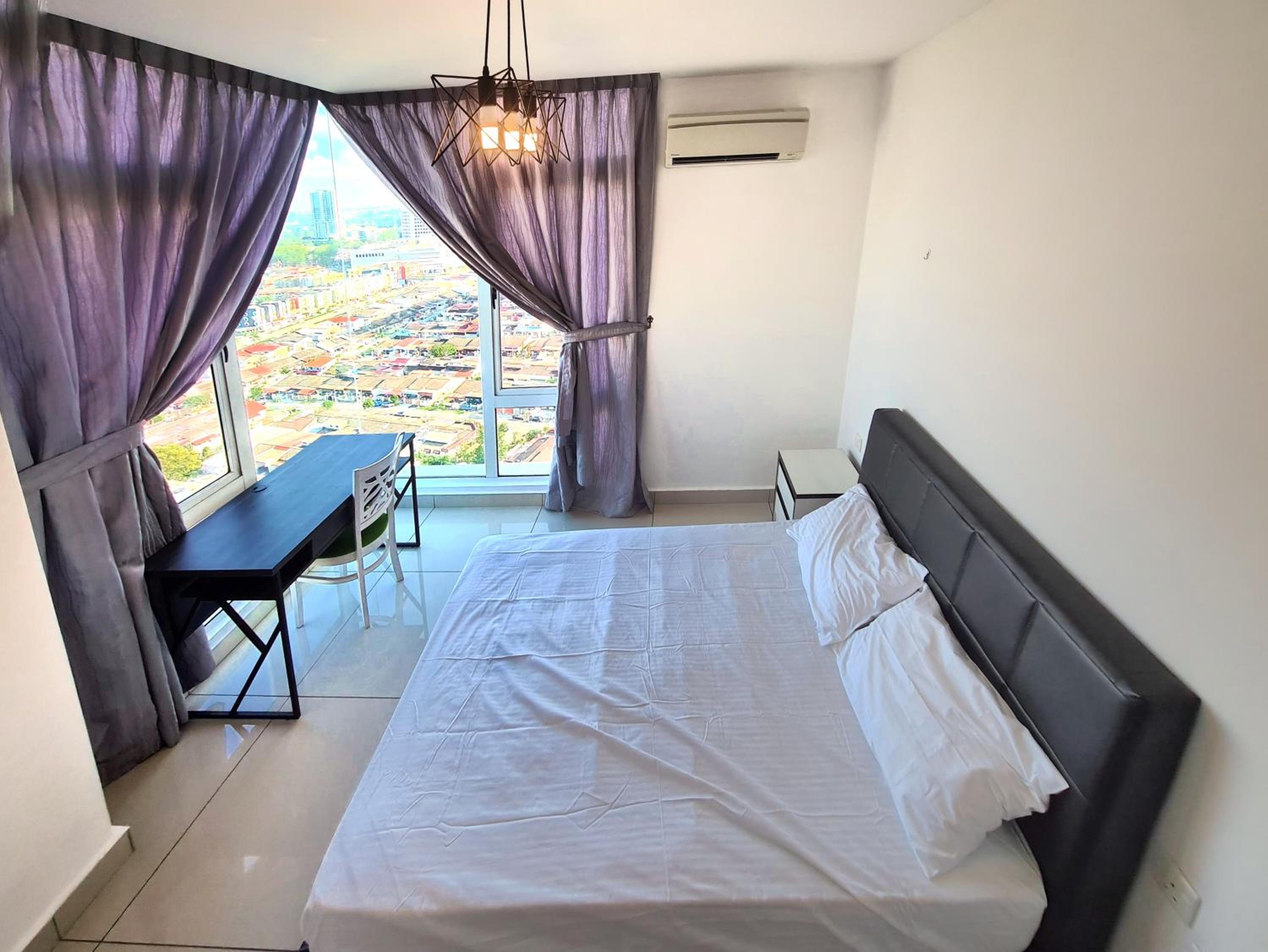 KSL D'Esplanade Residence 4 bedrooms dinosaur water park view High Floor Free WiFi KSL city mall Johor Bahru by GDRAGON HomeStay