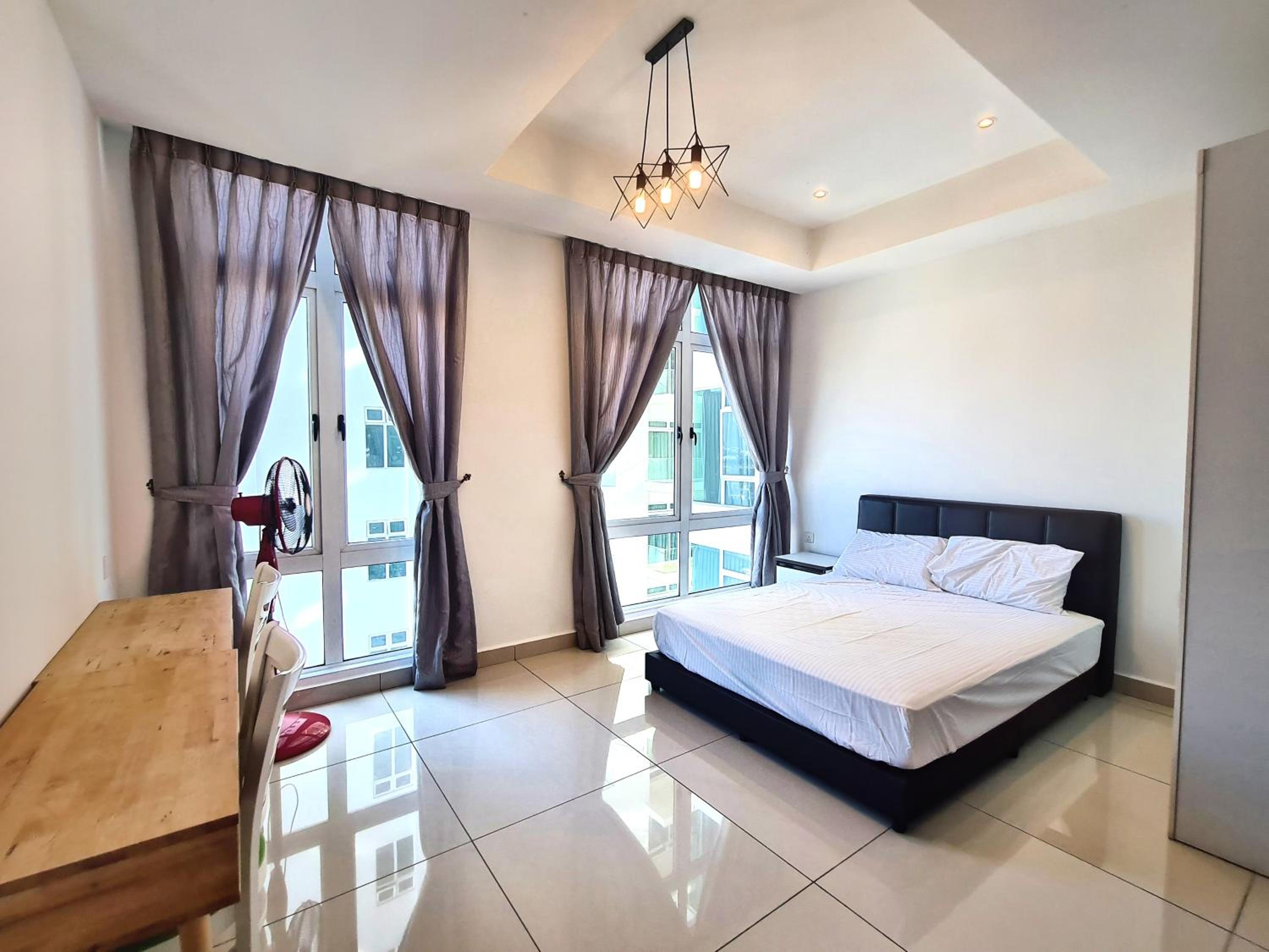 KSL D'Esplanade Residence 4 bedrooms dinosaur water park view High Floor Free WiFi KSL city mall Johor Bahru by GDRAGON HomeStay