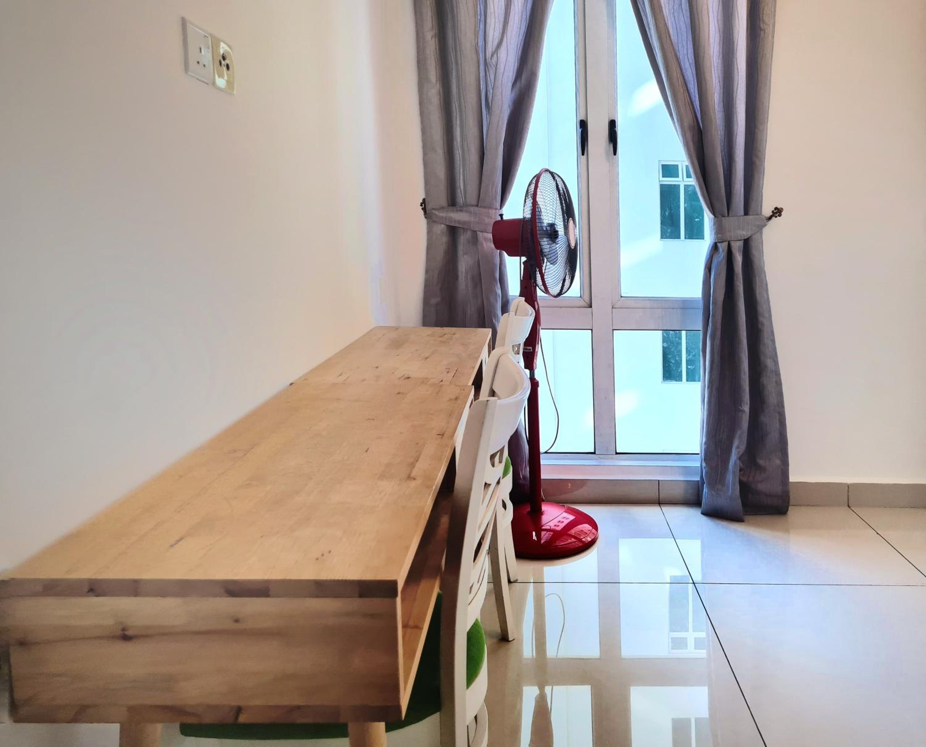 KSL D'Esplanade Residence 4 bedrooms dinosaur water park view High Floor Free WiFi KSL city mall Johor Bahru by GDRAGON HomeStay