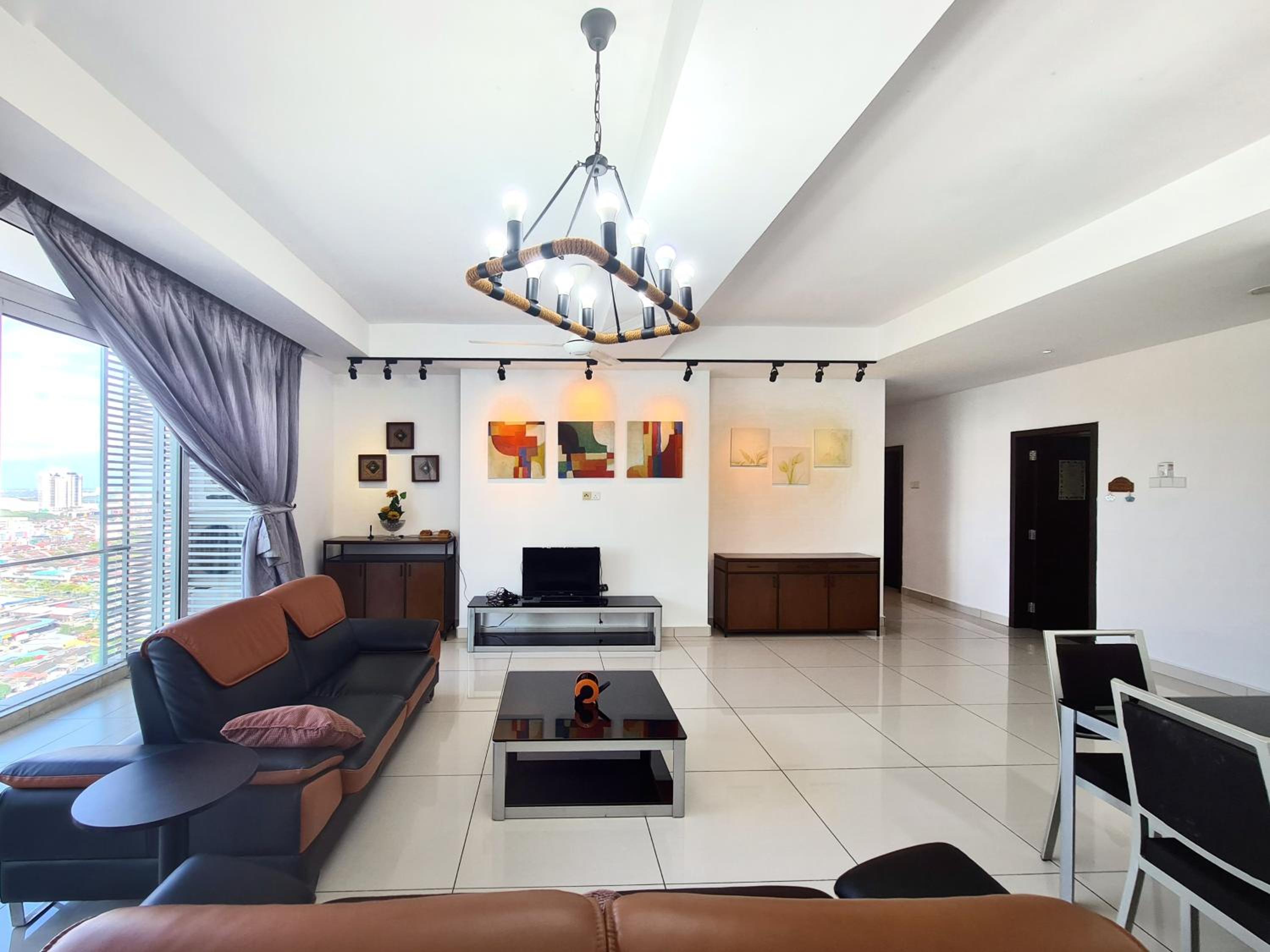 KSL D'Esplanade Residence 4 bedrooms dinosaur water park view High Floor Free WiFi KSL city mall Johor Bahru by GDRAGON HomeStay