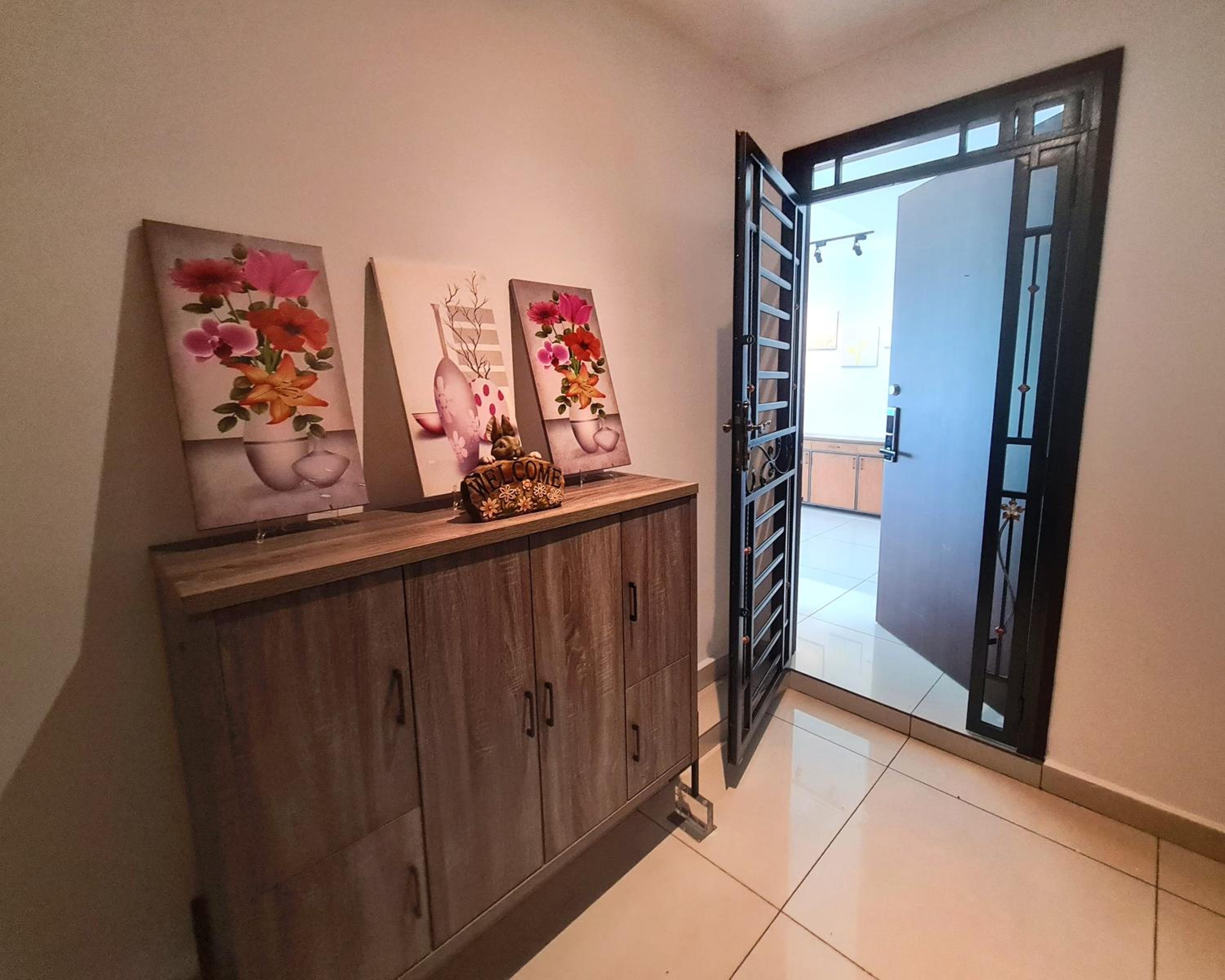 KSL D'Esplanade Residence 4 bedrooms dinosaur water park view High Floor Free WiFi KSL city mall Johor Bahru by GDRAGON HomeStay