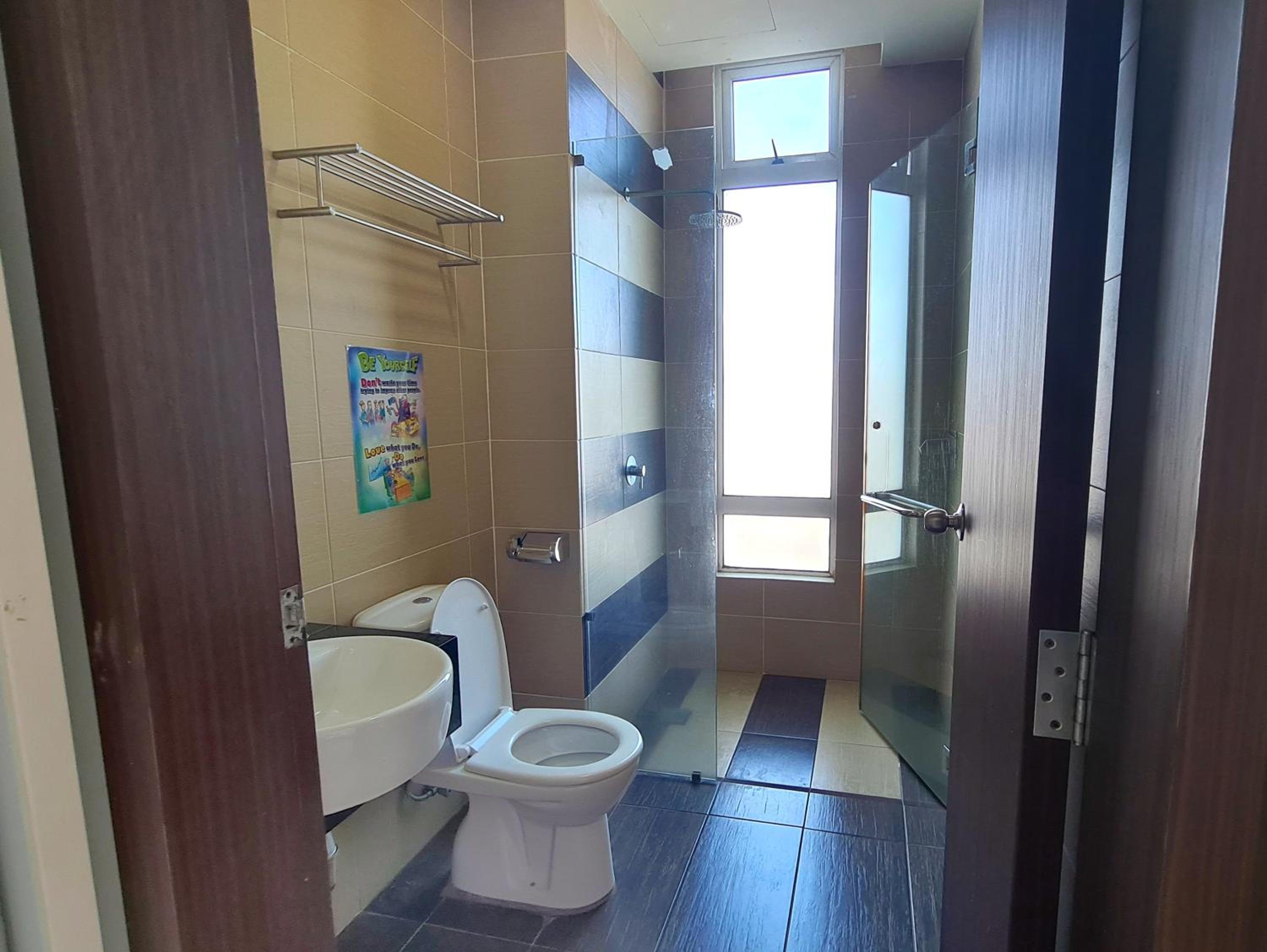 KSL D'Esplanade Residence 4 bedrooms dinosaur water park view High Floor Free WiFi KSL city mall Johor Bahru by GDRAGON HomeStay