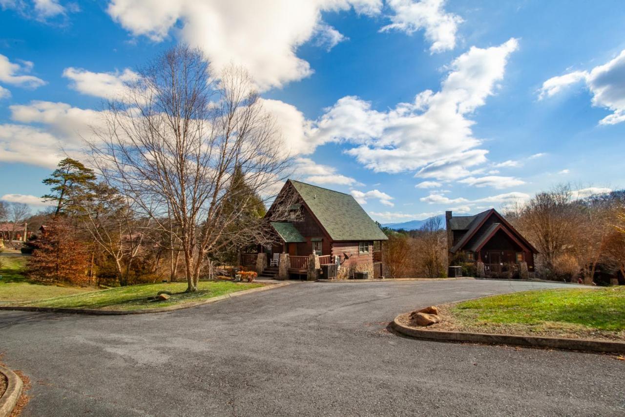 Home Sweet Hideaway Retreat Near Pigeon Forge view 5